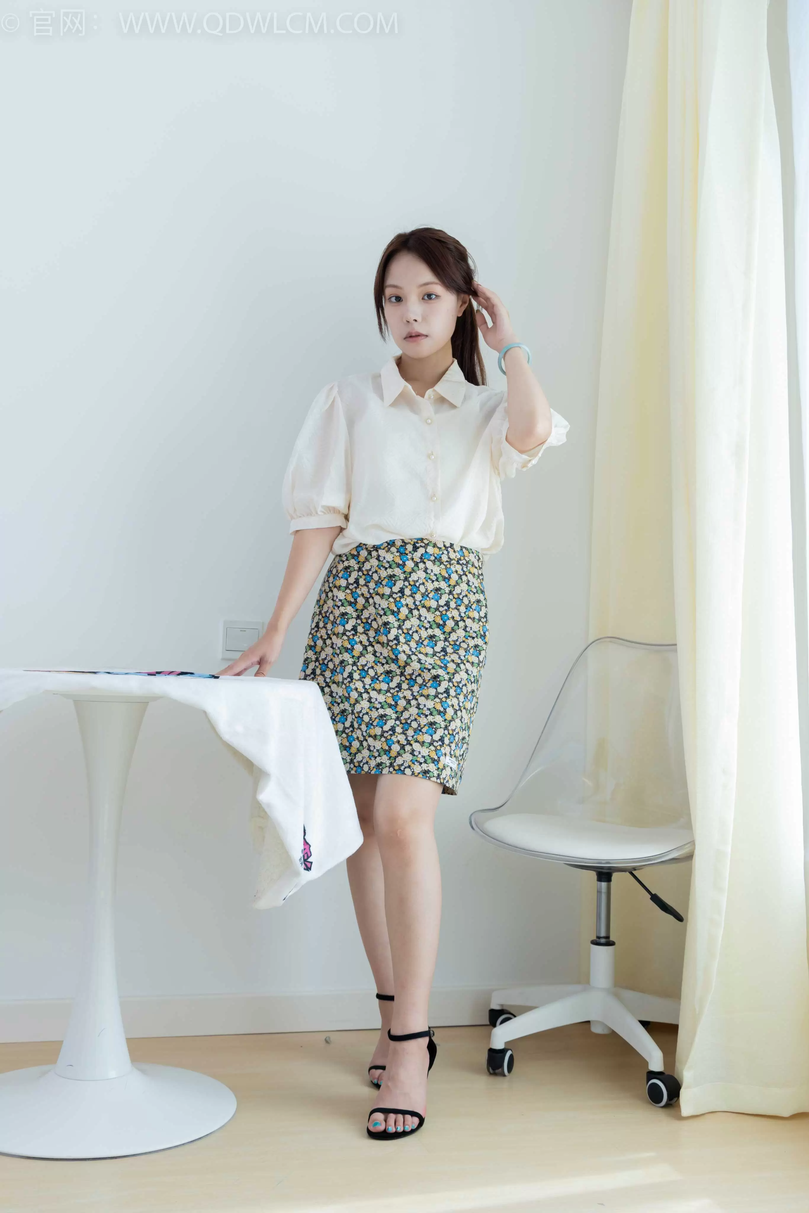 物恋传媒 NO.2127 舒舒-心底的眷恋 [150P1V-5.66GB] - 秀人网免费无水印在线套图写真