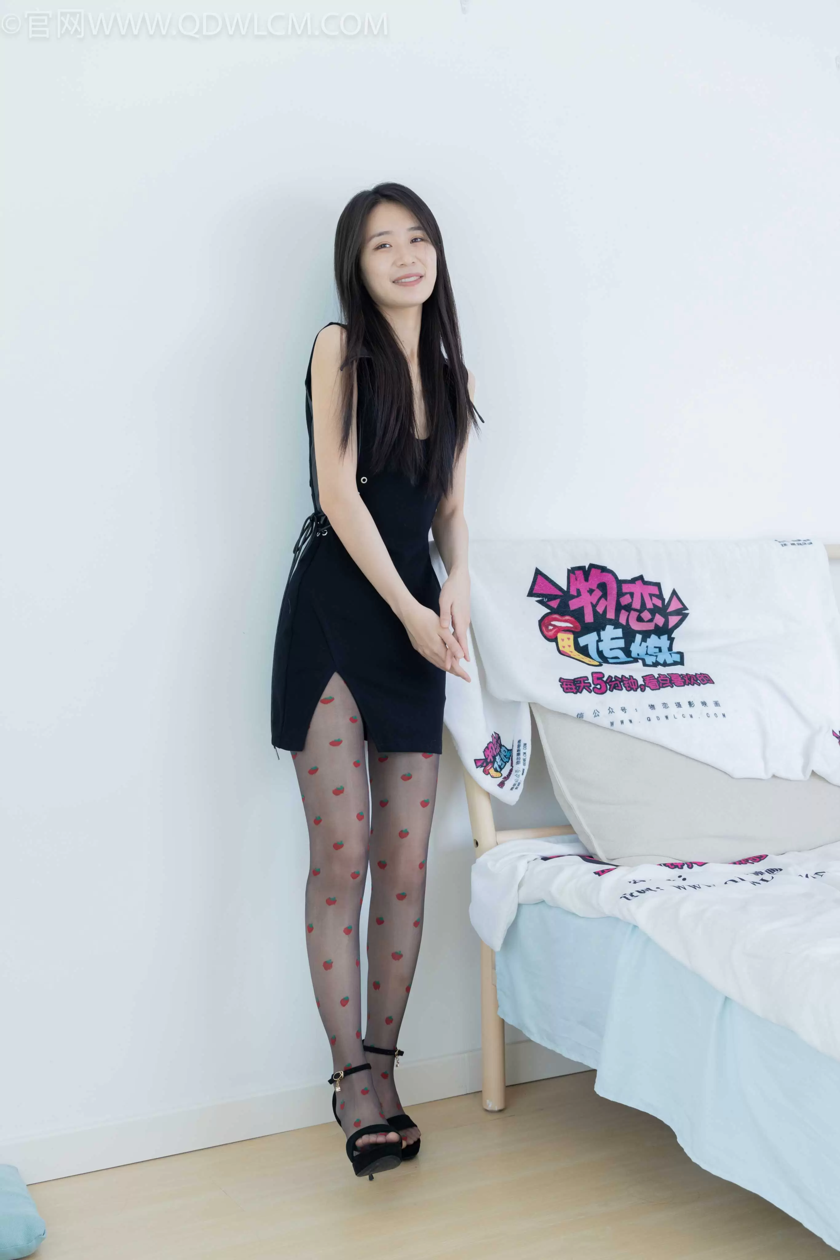 物恋传媒 NO.2100 菜菜-午夜 [154P1V-4.29GB] - 秀人网免费无水印在线套图写真