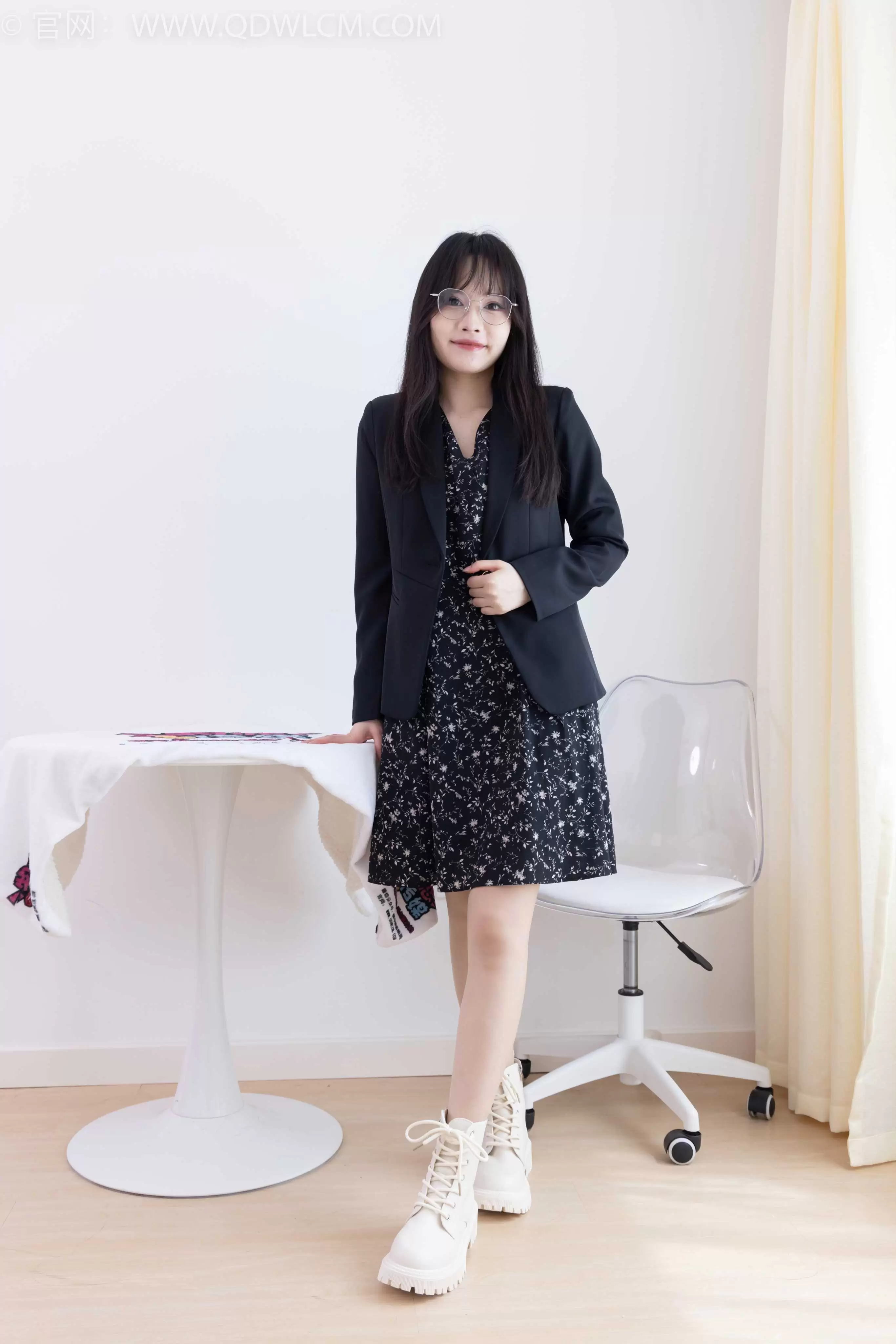 物恋传媒 NO.2065 小酒-岁末的秋天 [190P1V-4.53GB] - 秀人网免费无水印在线套图写真