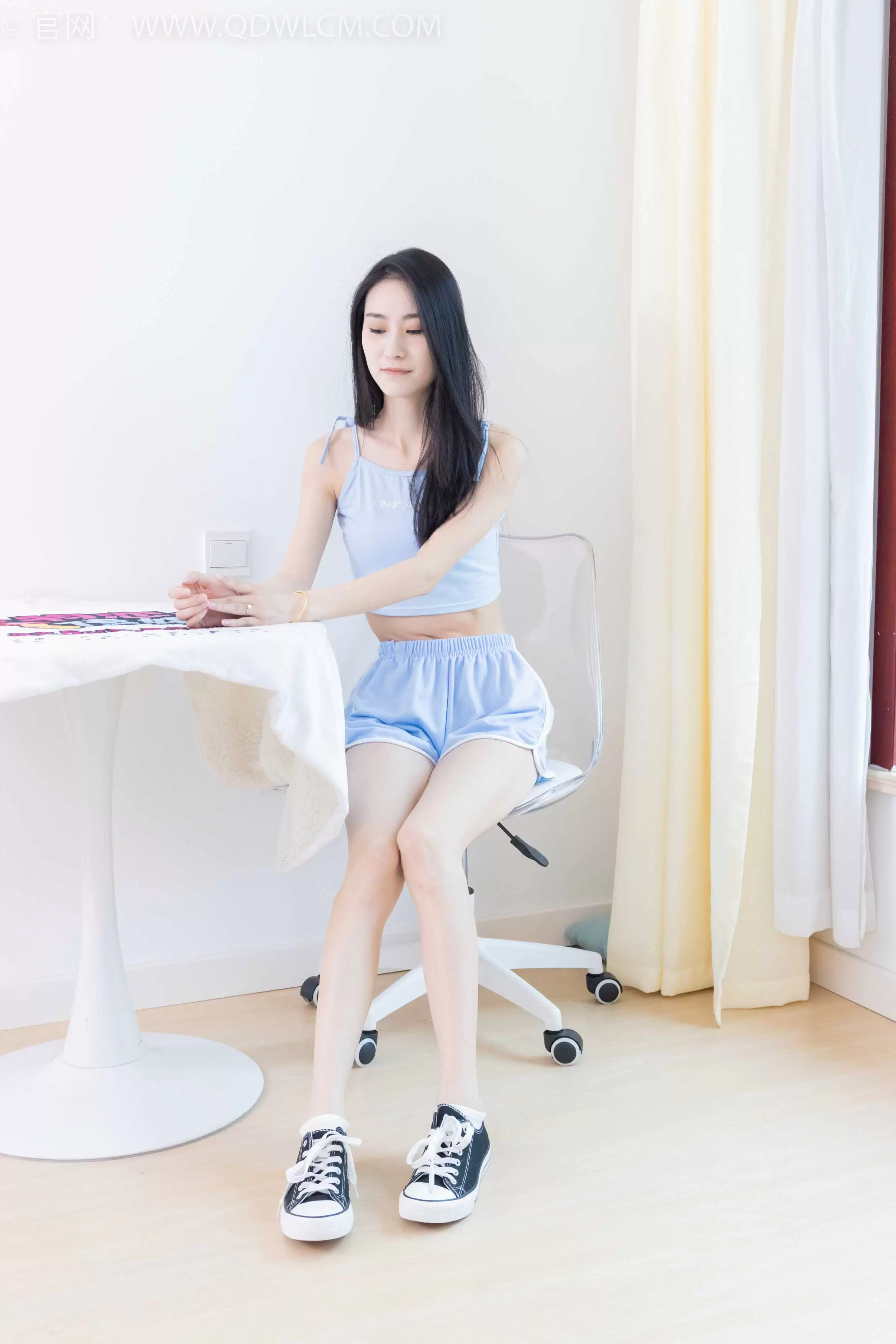 物恋传媒 NO.2054 果汁-凉凉月色 [150P1V-4.21GB] - 秀人网免费无水印在线套图写真