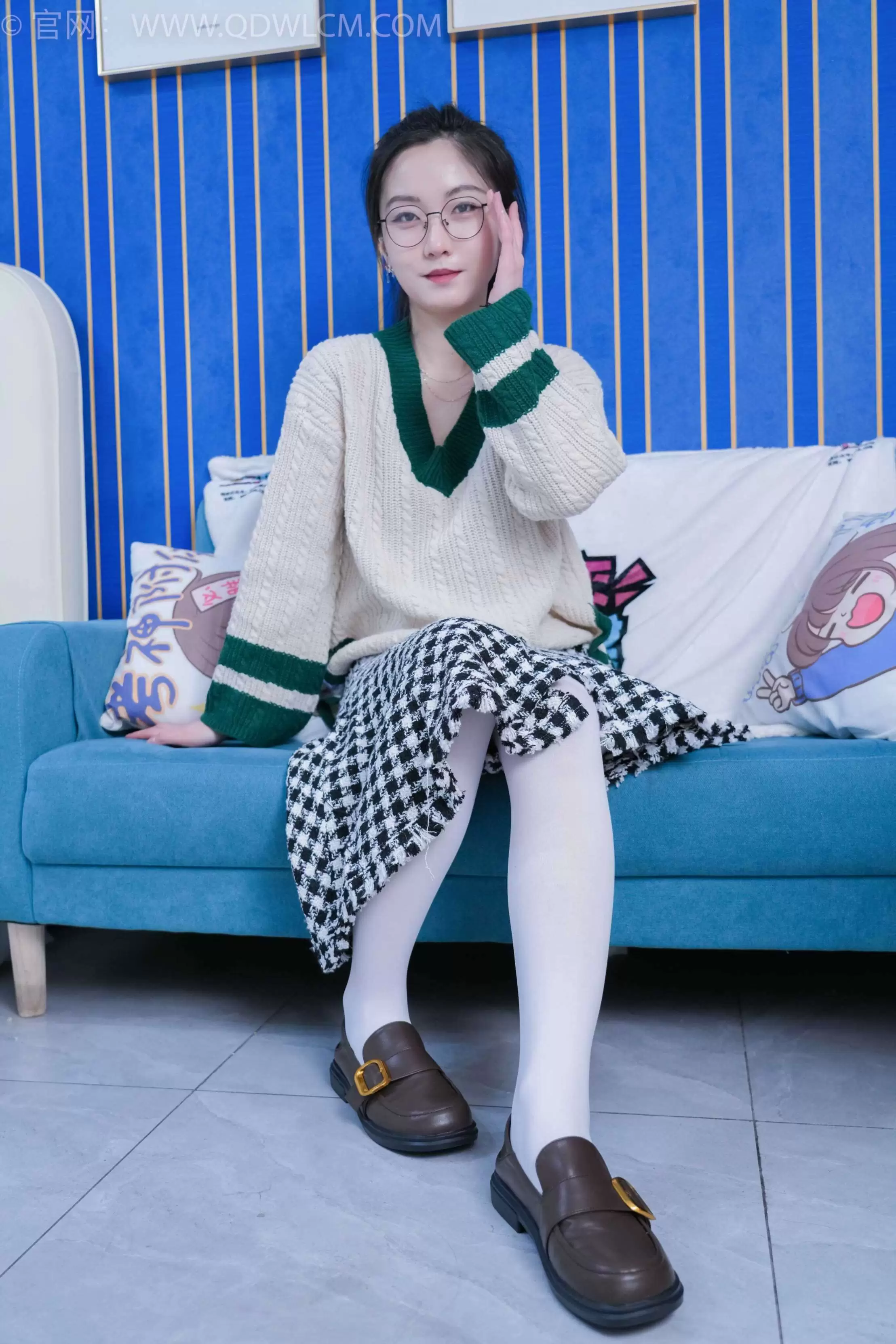 物恋传媒 NO.2020 川川-快乐简单 [150P-1V-5.57G] - 秀人网免费无水印在线套图写真