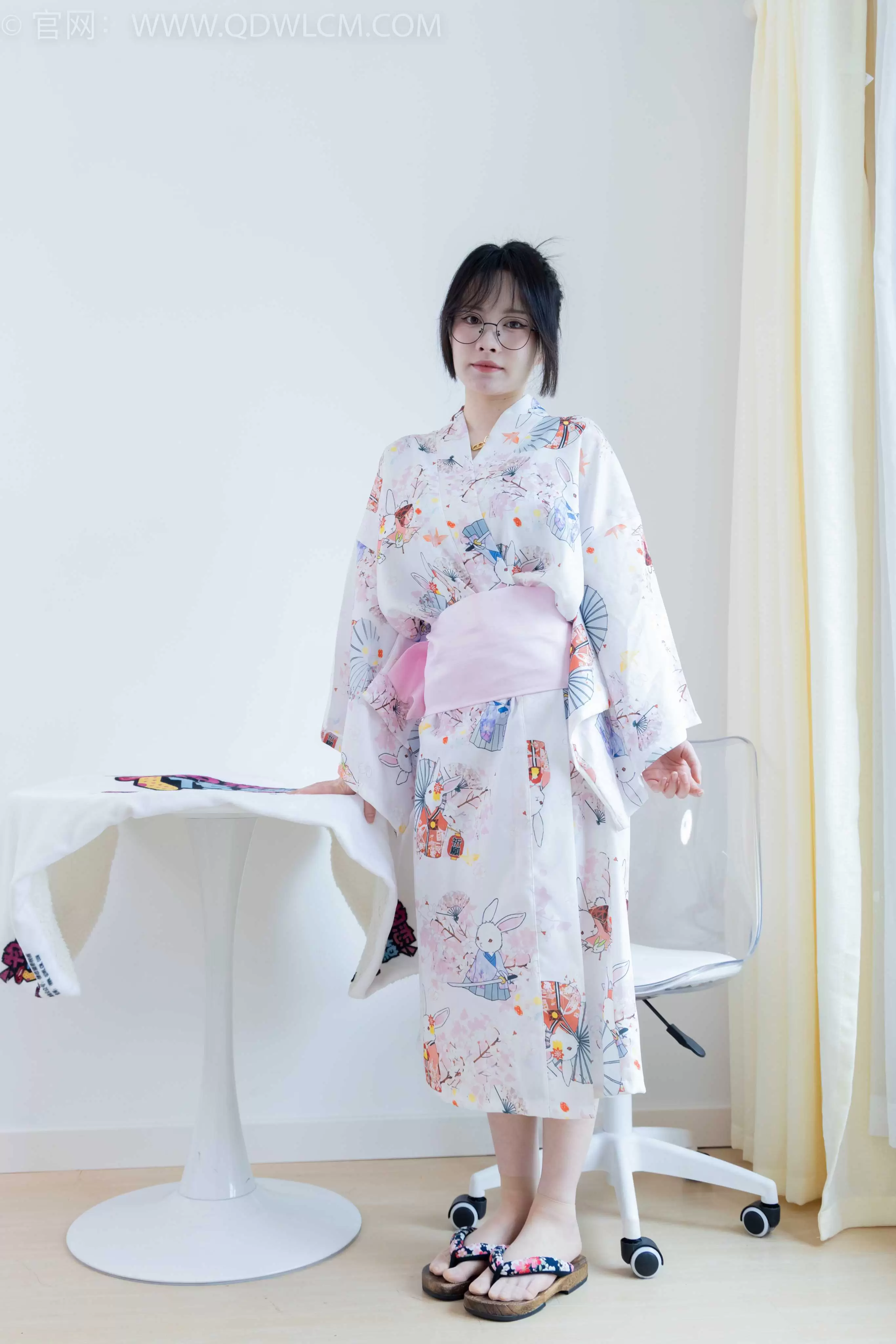 物恋传媒 NO.2017 小酒-爱未眠 [200P-1V-5.88G] - 秀人网免费无水印在线套图写真