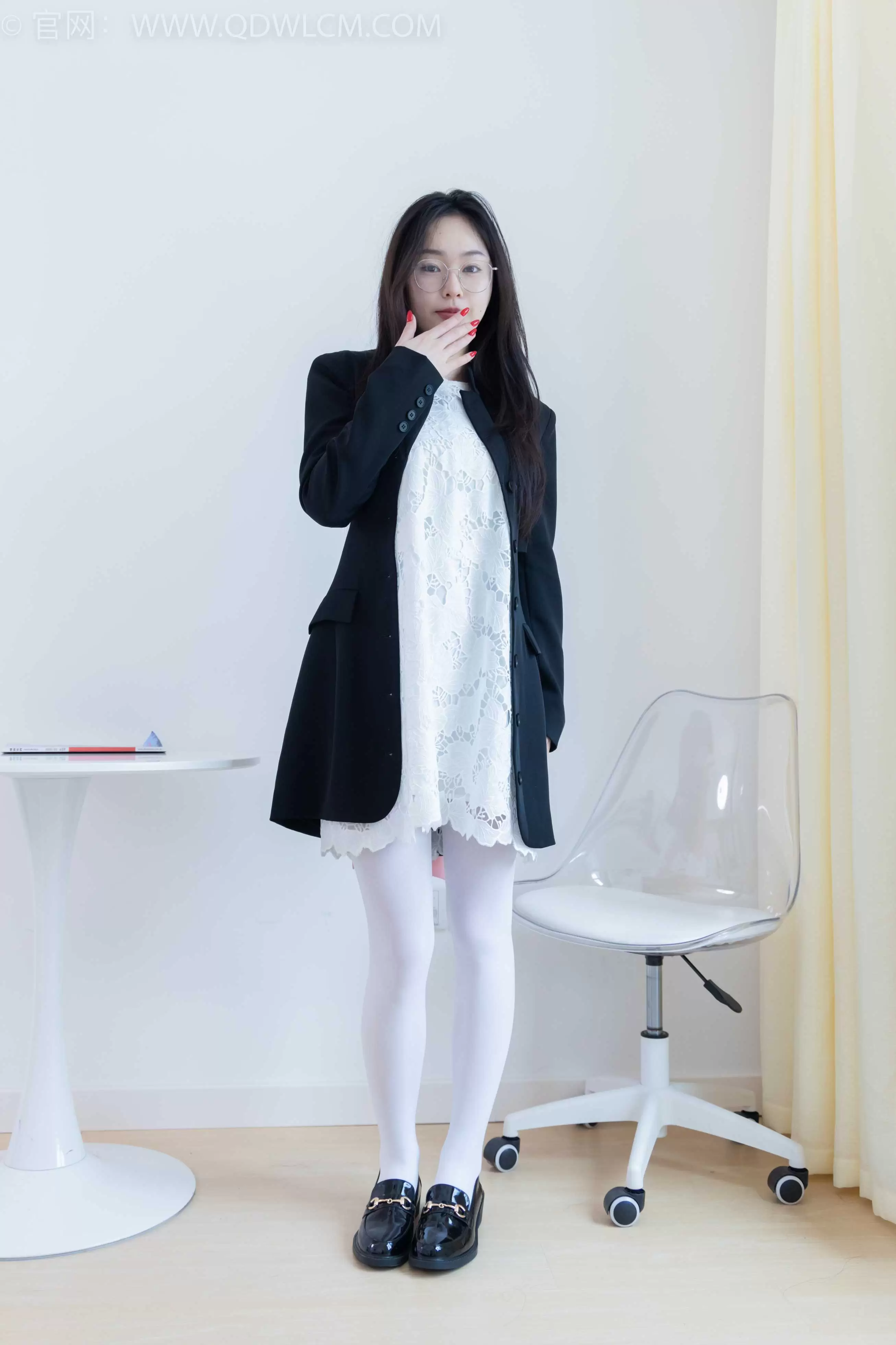 物恋传媒 NO.1967 美兔-融化悲伤 [160P-1V-4.07G] - 秀人网免费无水印在线套图写真