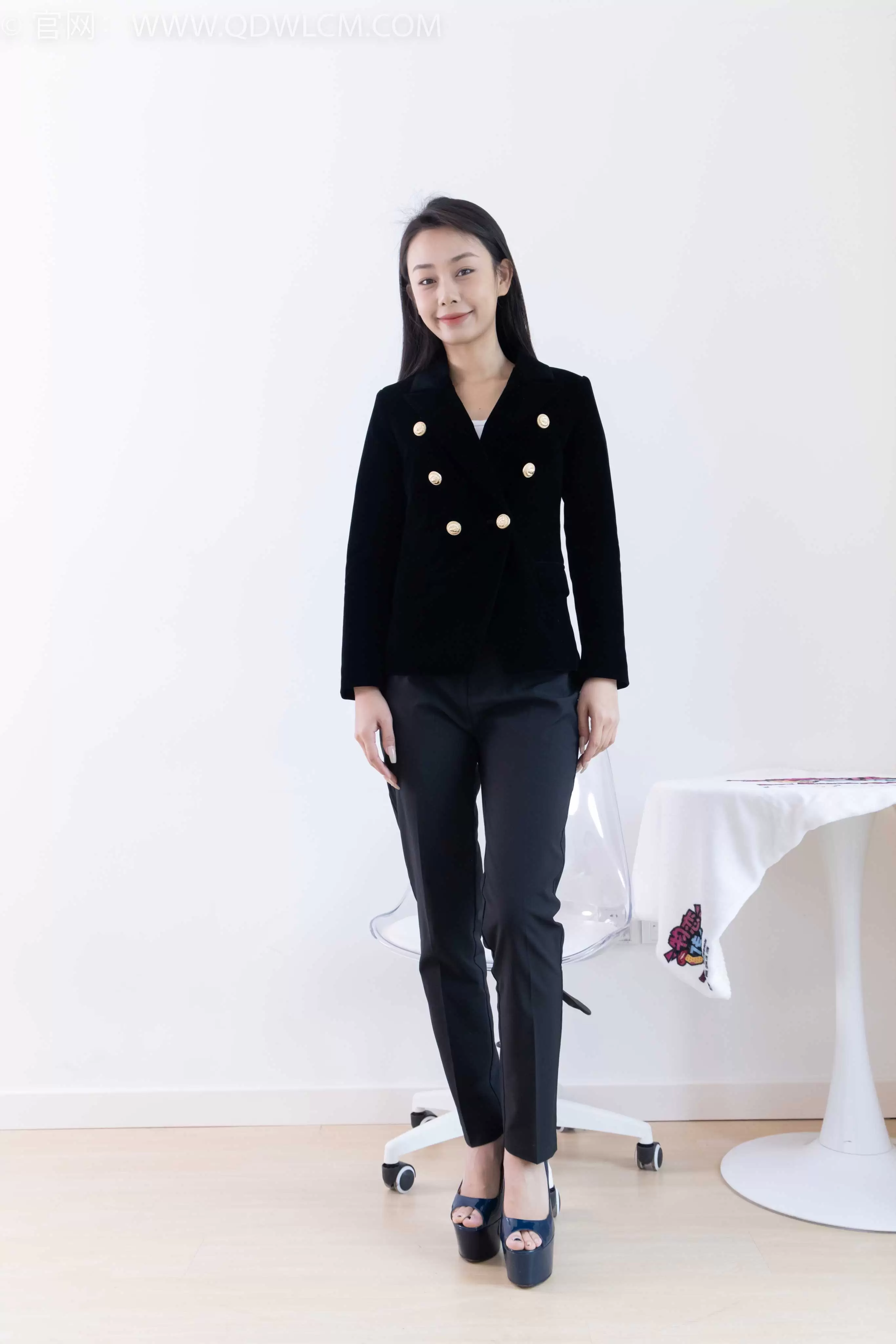 物恋传媒 NO.1954 岚岚-悲伤情歌 [170P-1V-5.76G] - 秀人网免费无水印在线套图写真