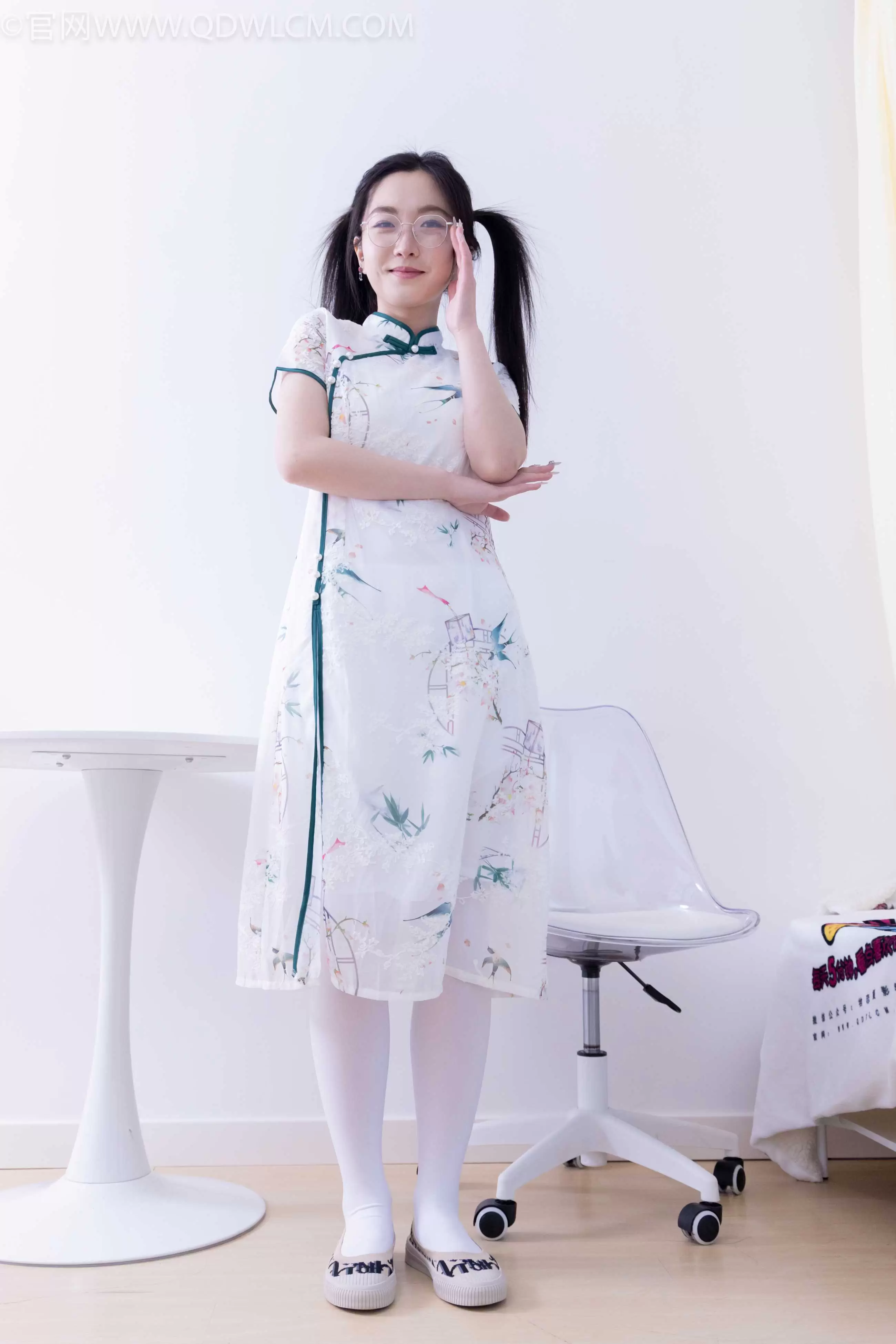 物恋传媒 NO.1935 川川-池中鱼 [159P-1V-4.61G] - 秀人网免费无水印在线套图写真