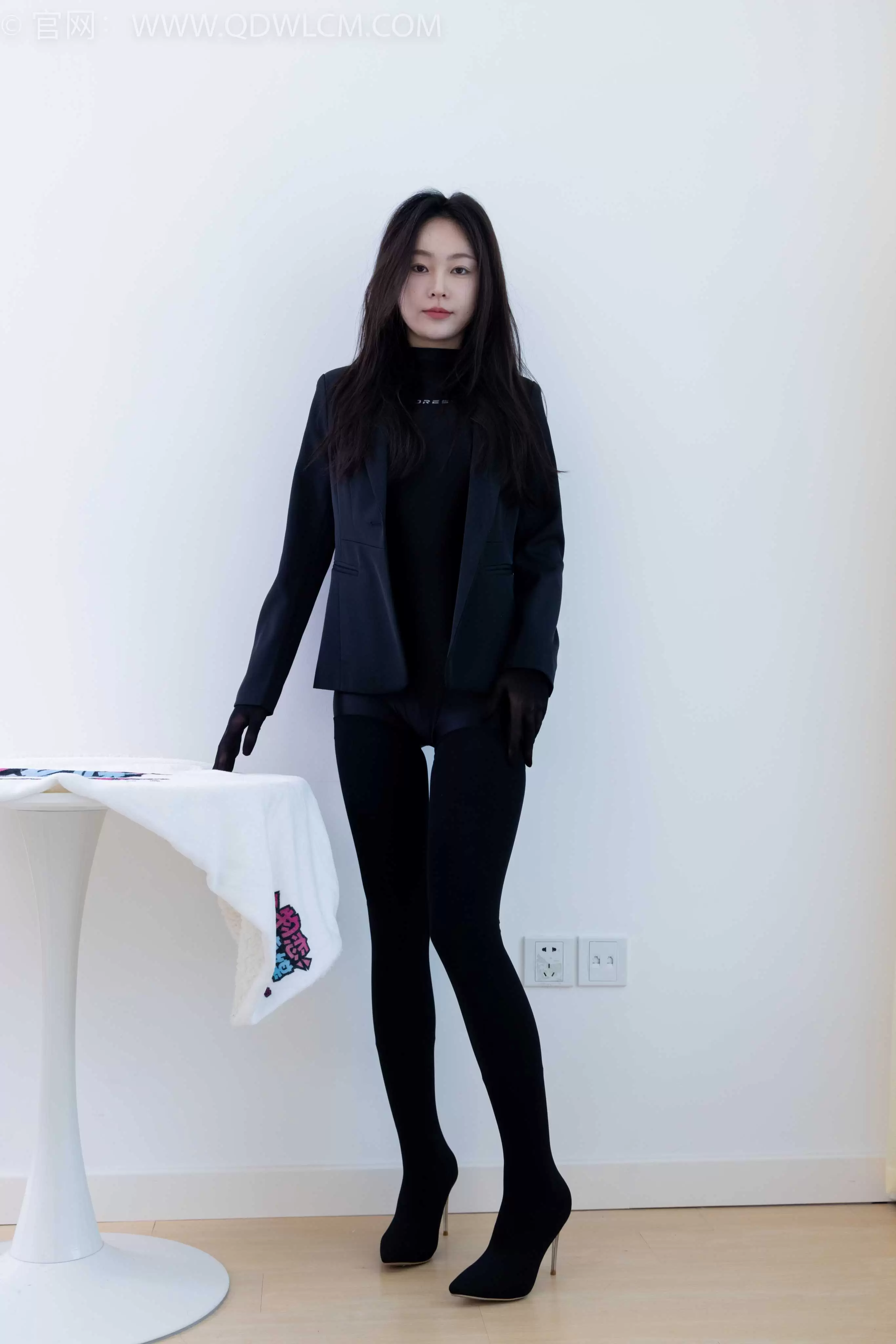 物恋传媒 NO.1924 美兔-倚窗听雨 [170P-1V-5.12G] - 秀人网免费无水印在线套图写真