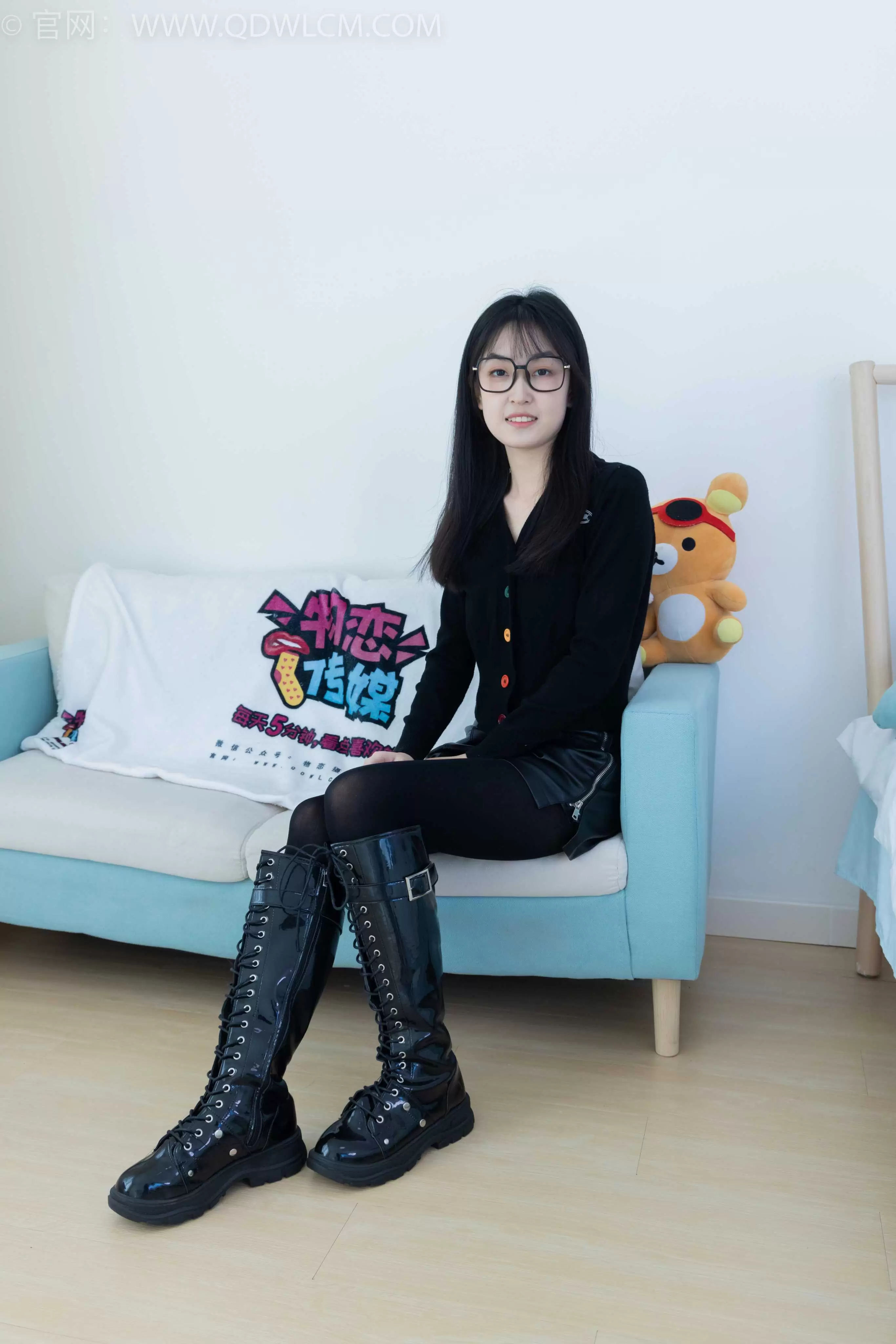 物恋传媒 NO.1880 川川-吞噬星空 [160P-1V-4.64G] - 秀人网免费无水印在线套图写真