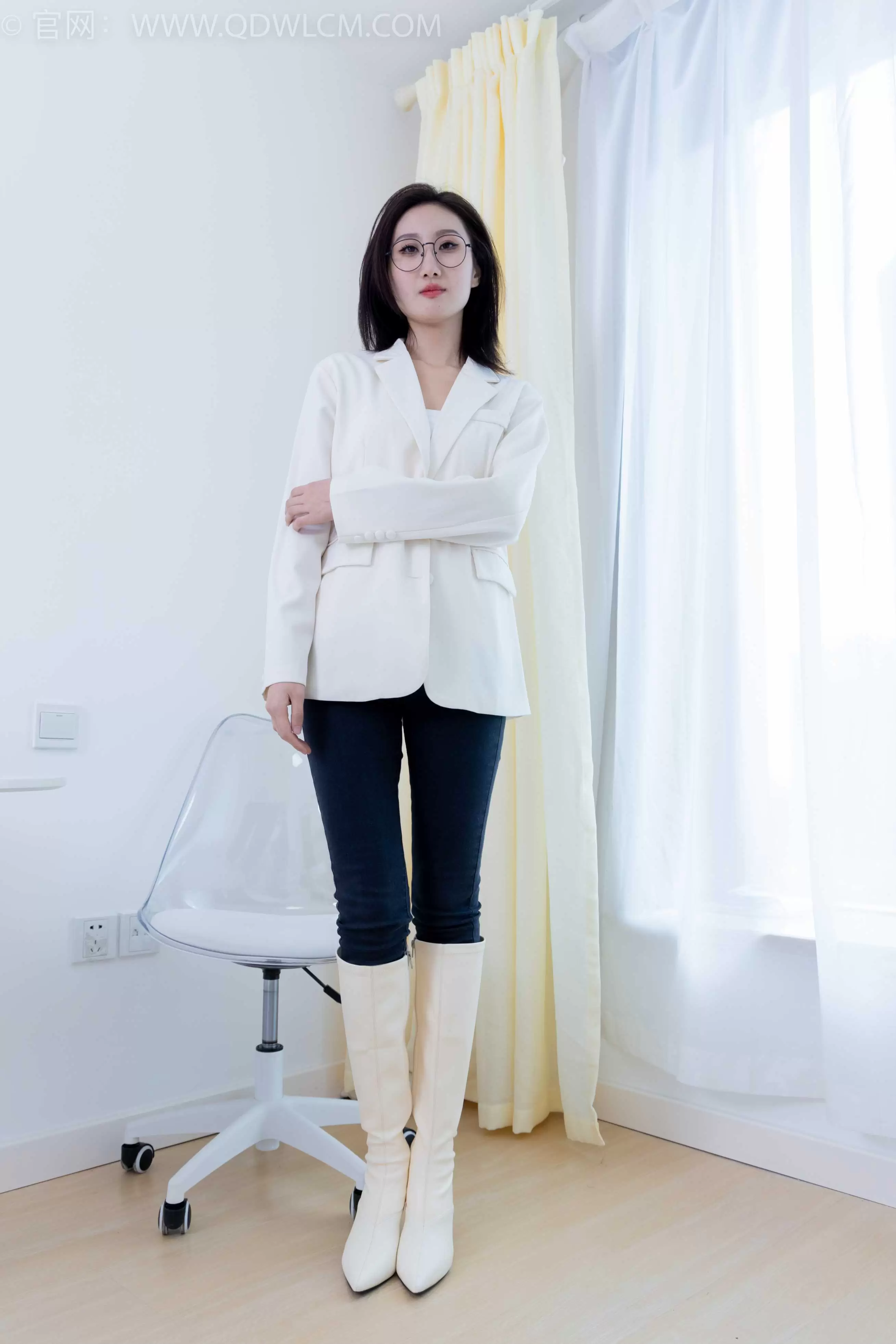 物恋传媒 NO.1876 雏菊-春色满园 [170P-1V-3.73G] - 秀人网免费无水印在线套图写真