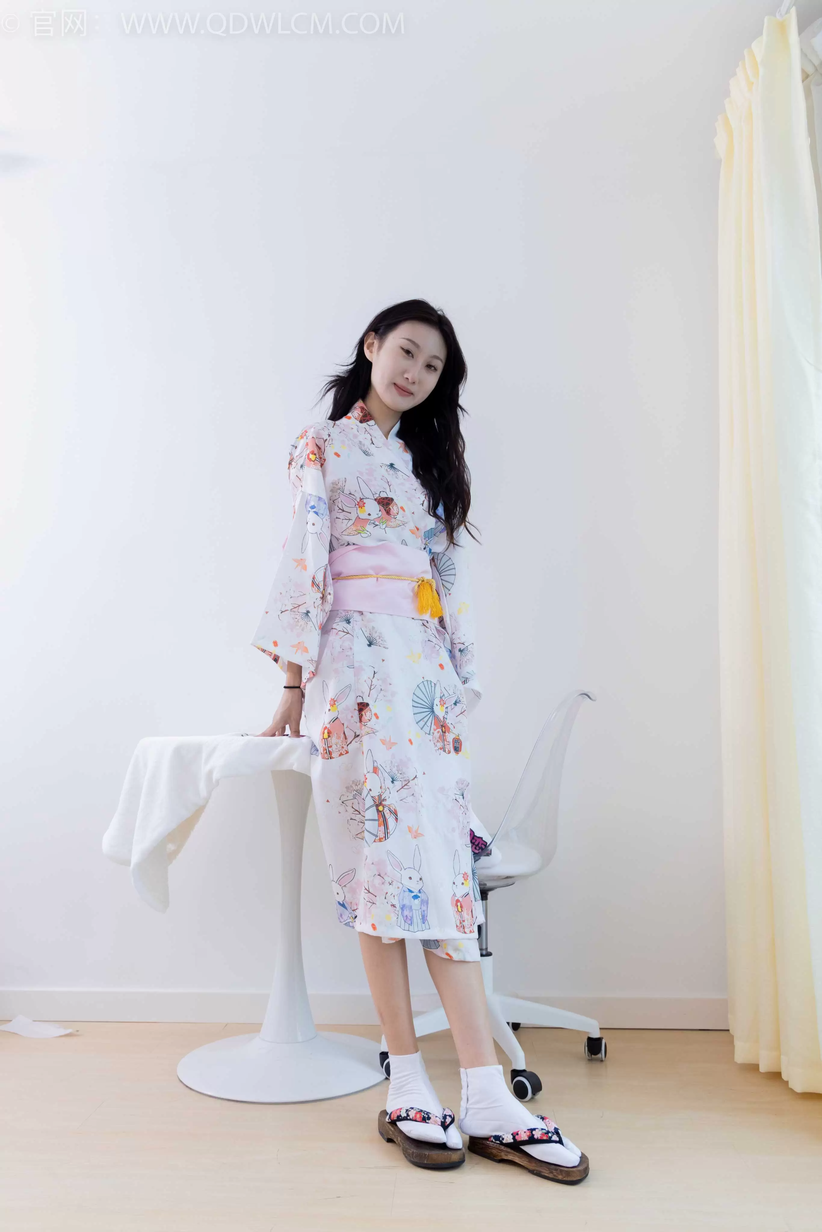 物恋传媒 NO.1838 雏菊-樱花绽放 [180P-1V-4.72G] - 秀人网免费无水印在线套图写真