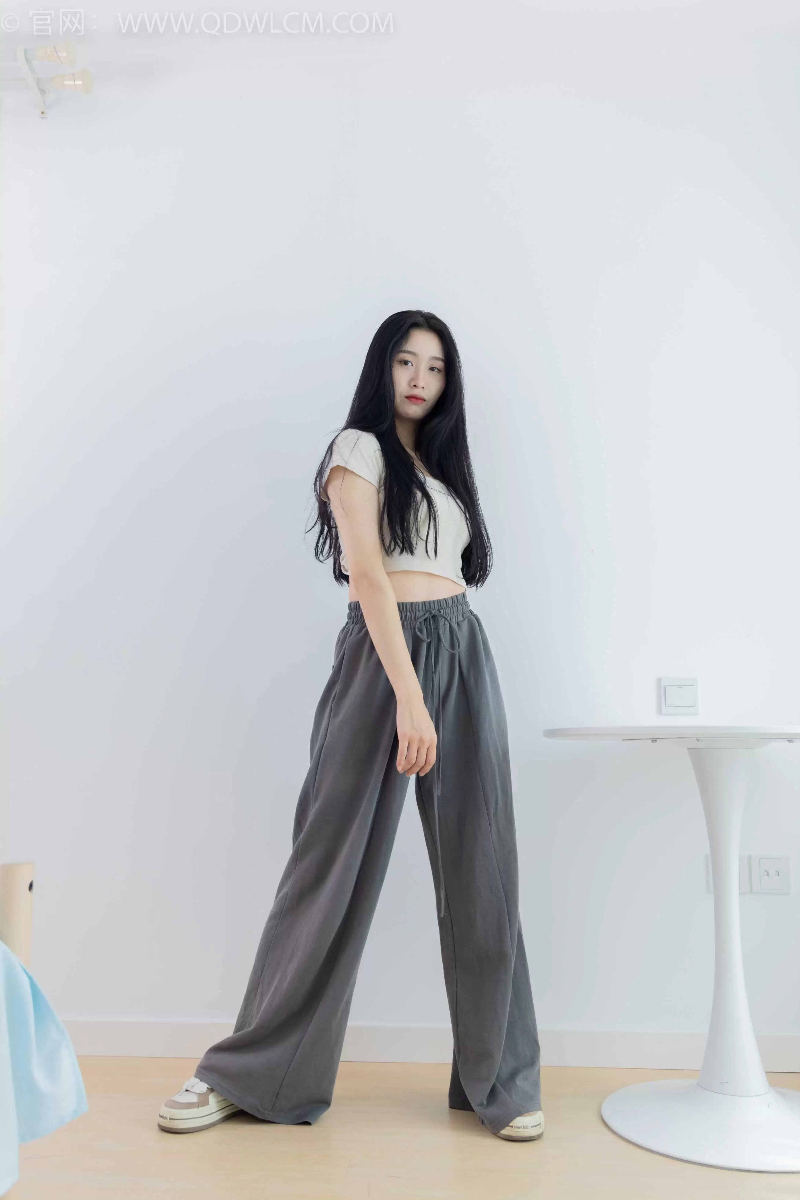 物恋传媒 NO.1826 绒绒-漫天飞雪 [150P-1V-3.51G] - 秀人网免费无水印在线套图写真