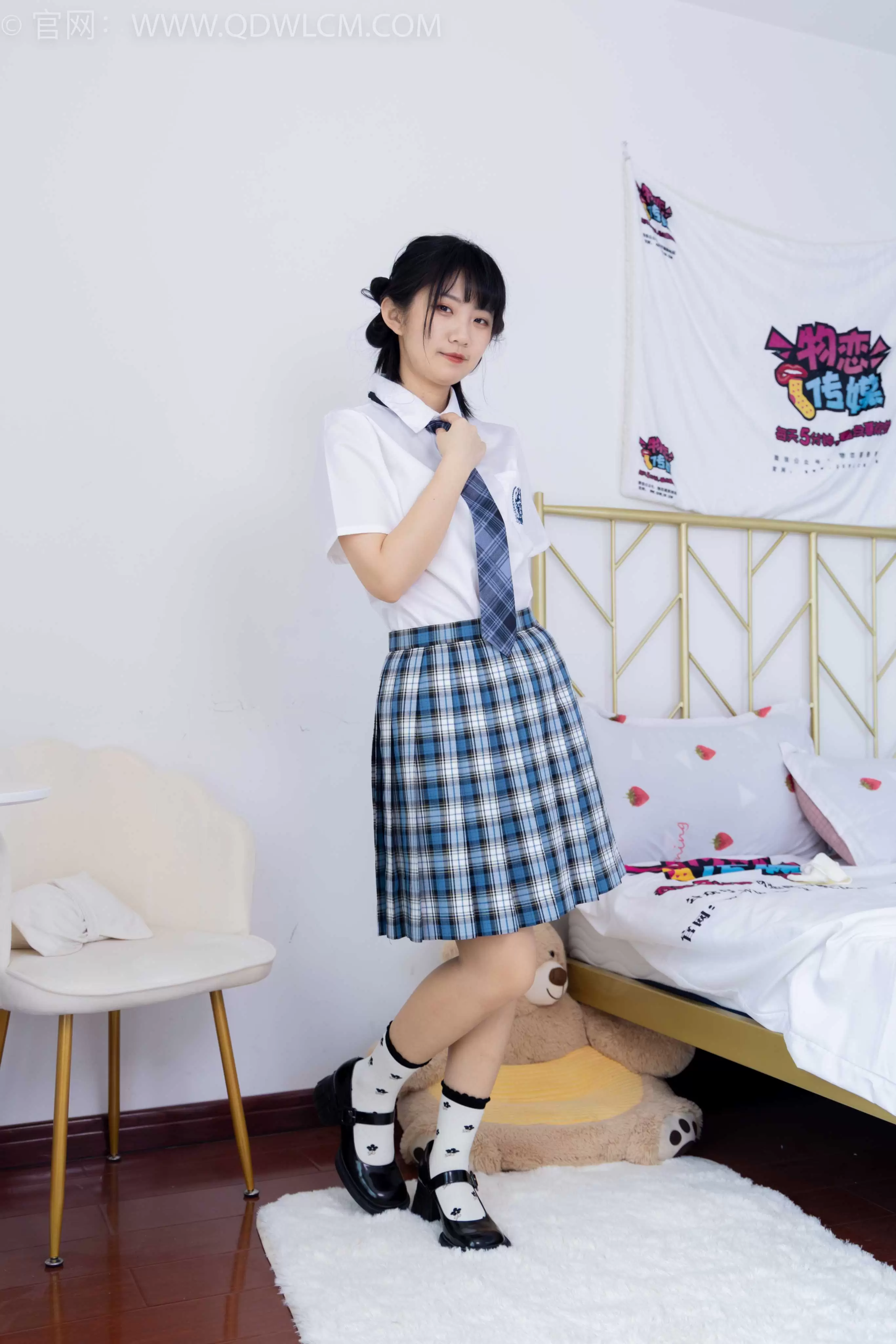 物恋传媒 NO.1641 暗月-雨天窝在家(盲盒1) [150P-1V-4.54G] - 秀人网免费无水印在线套图写真