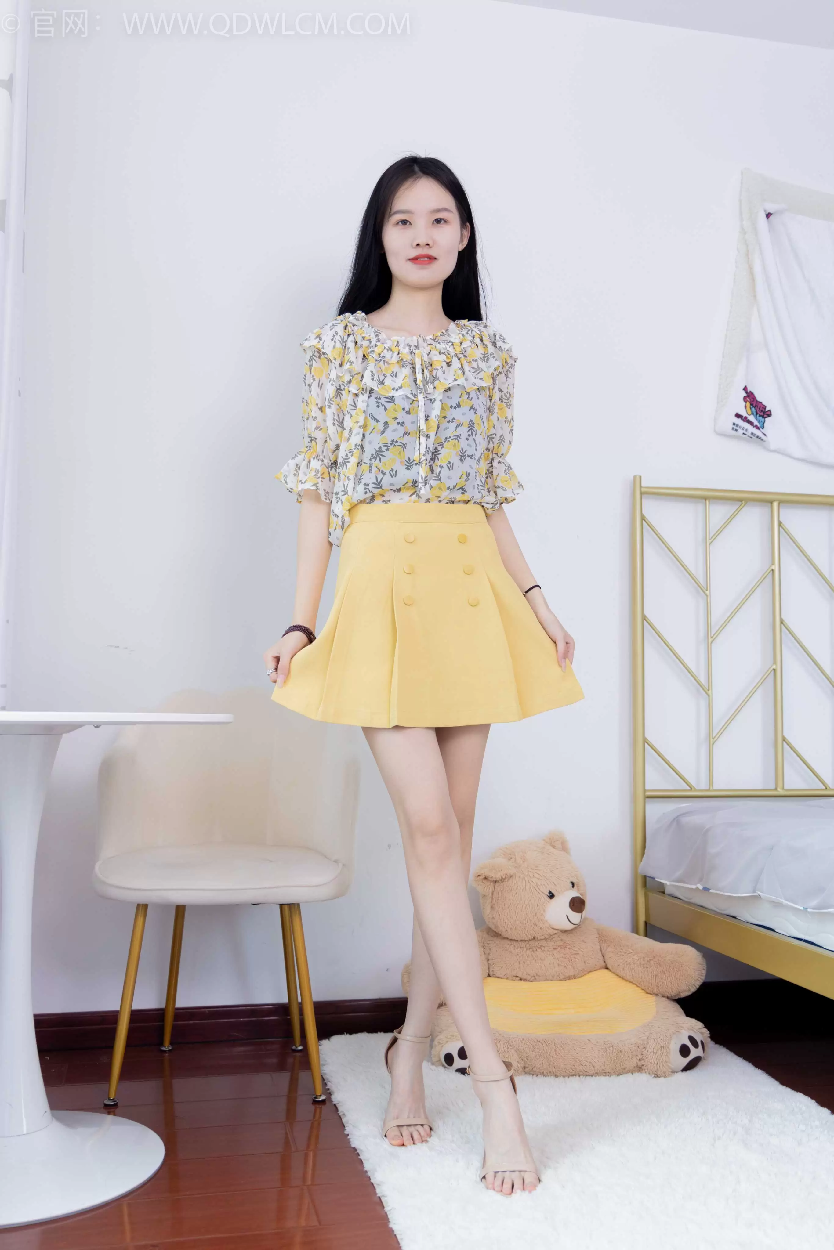 物恋传媒 NO.1612 颜颜-春日雏菊 [154P-1V-6.16G] - 秀人网免费无水印在线套图写真