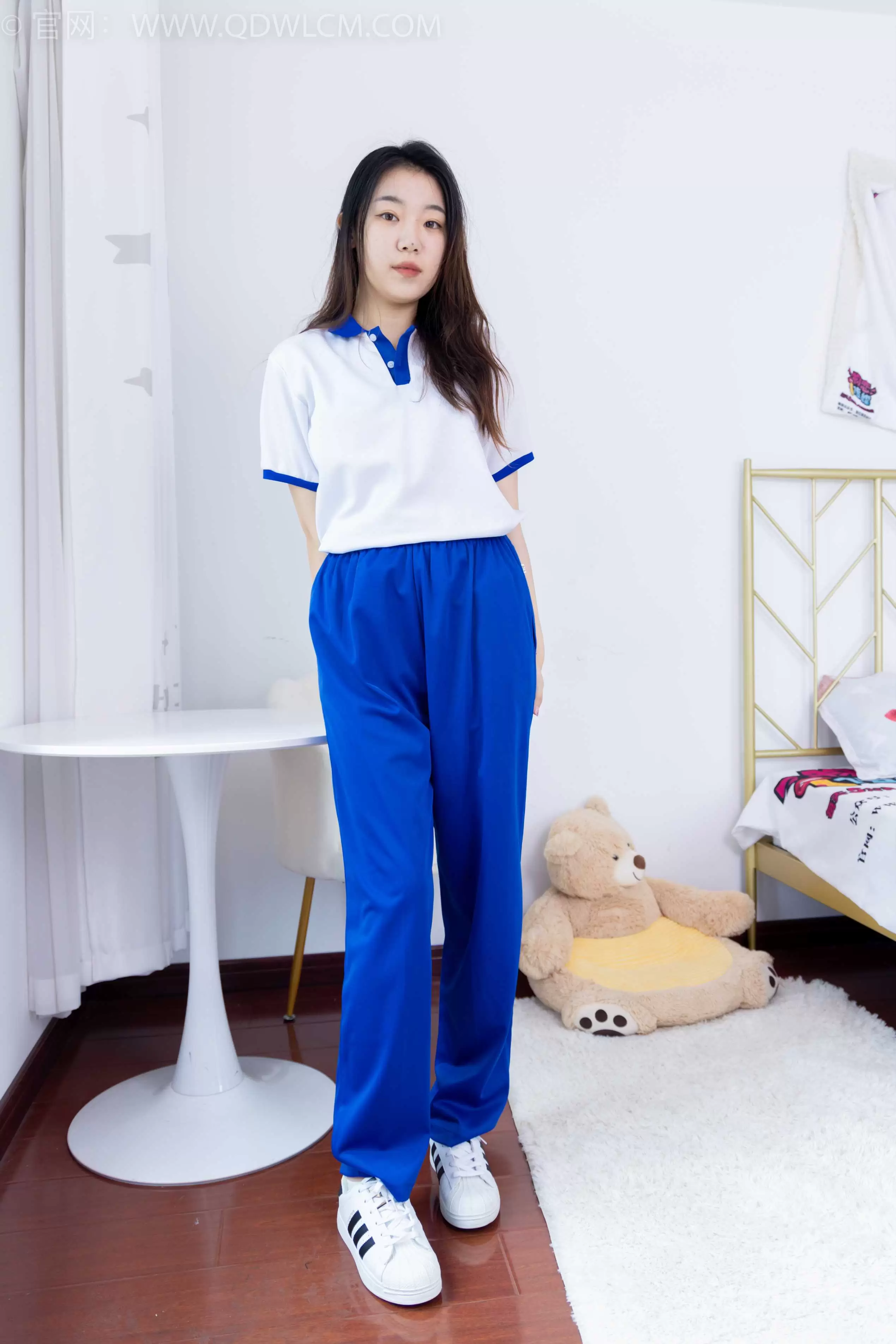 物恋传媒 NO.1585 芒果-新人驾到 [156P-1V-3.38G] - 秀人网免费无水印在线套图写真