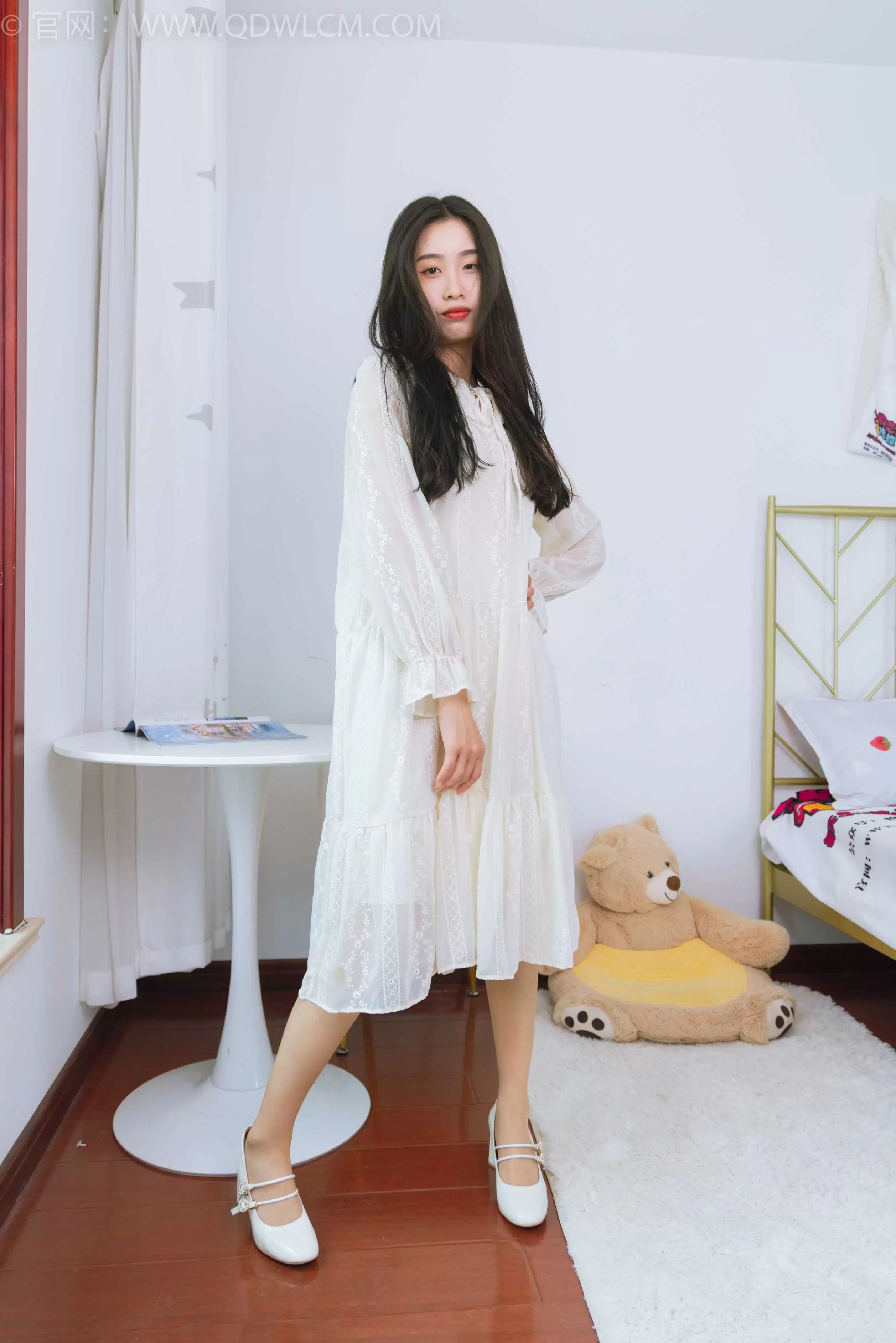 物恋传媒 NO.1579 绒绒-冷冷清清 [151P-1V-3.37G] - 秀人网免费无水印在线套图写真