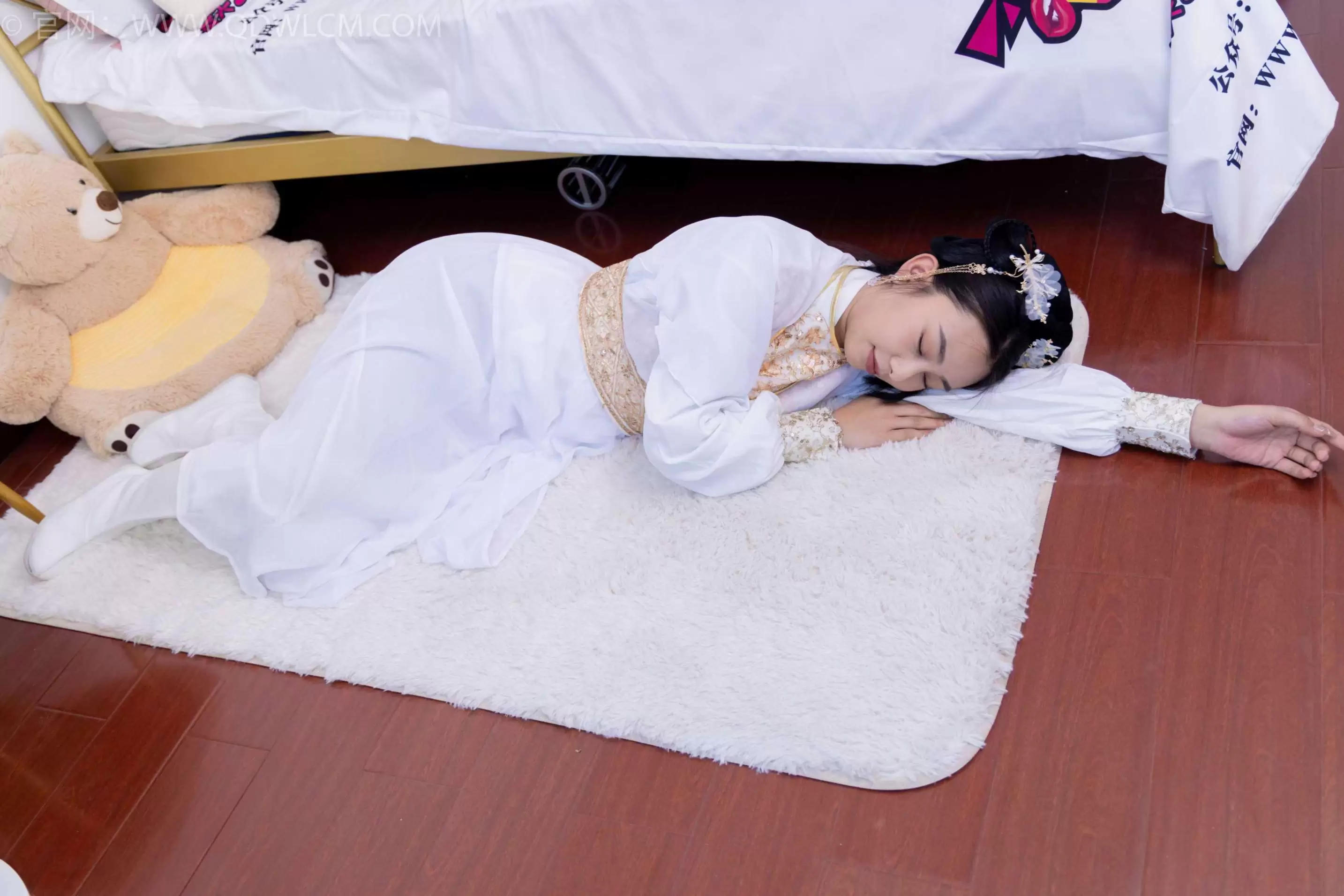 物恋传媒 NO.1542 岚岚-自由的风 [187P+1V／4.11GB] - 秀人网免费无水印在线套图写真