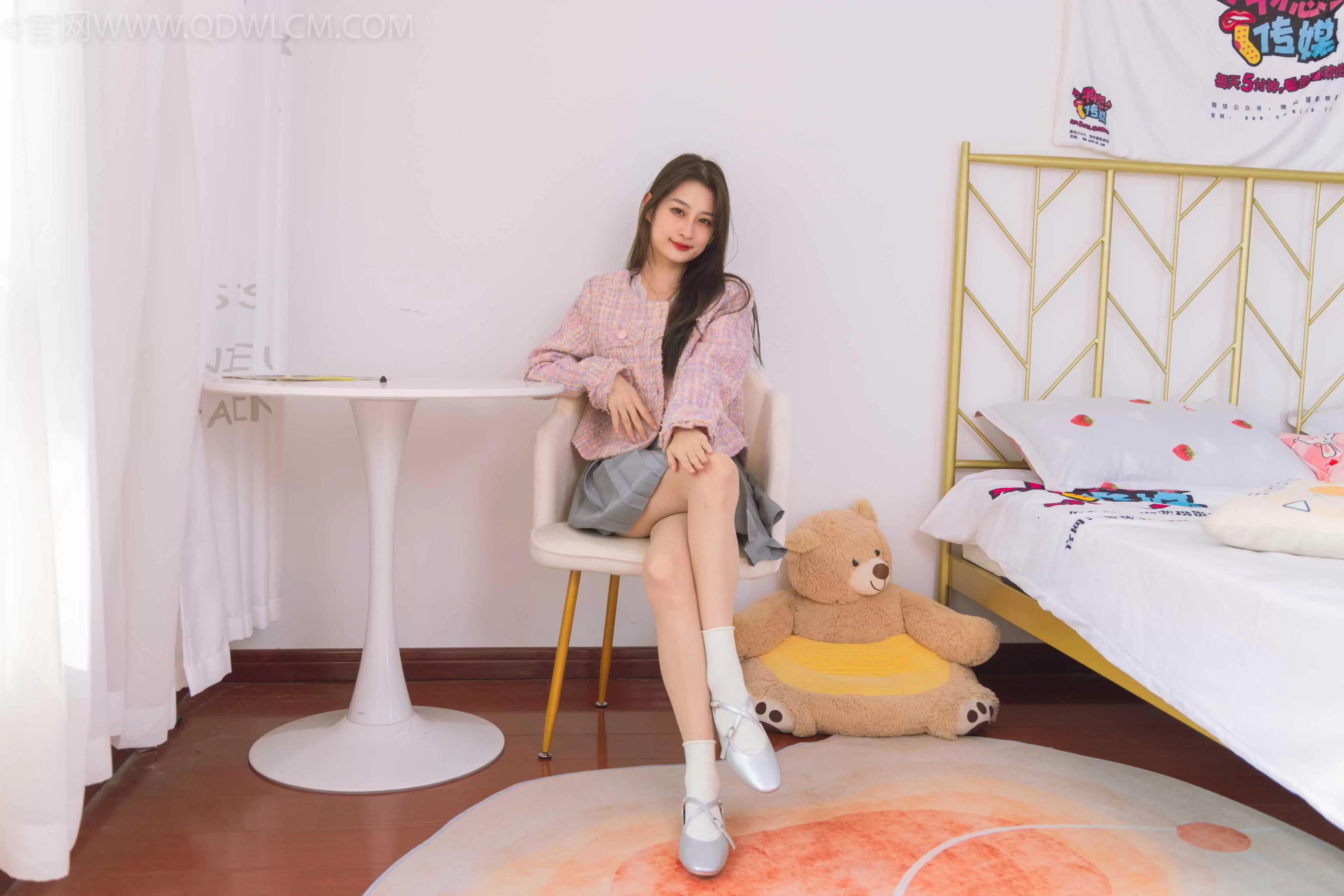 物恋传媒 NO.1522 卿卿-红怀 [150P+1V／6.20GB] - 秀人网免费无水印在线套图写真