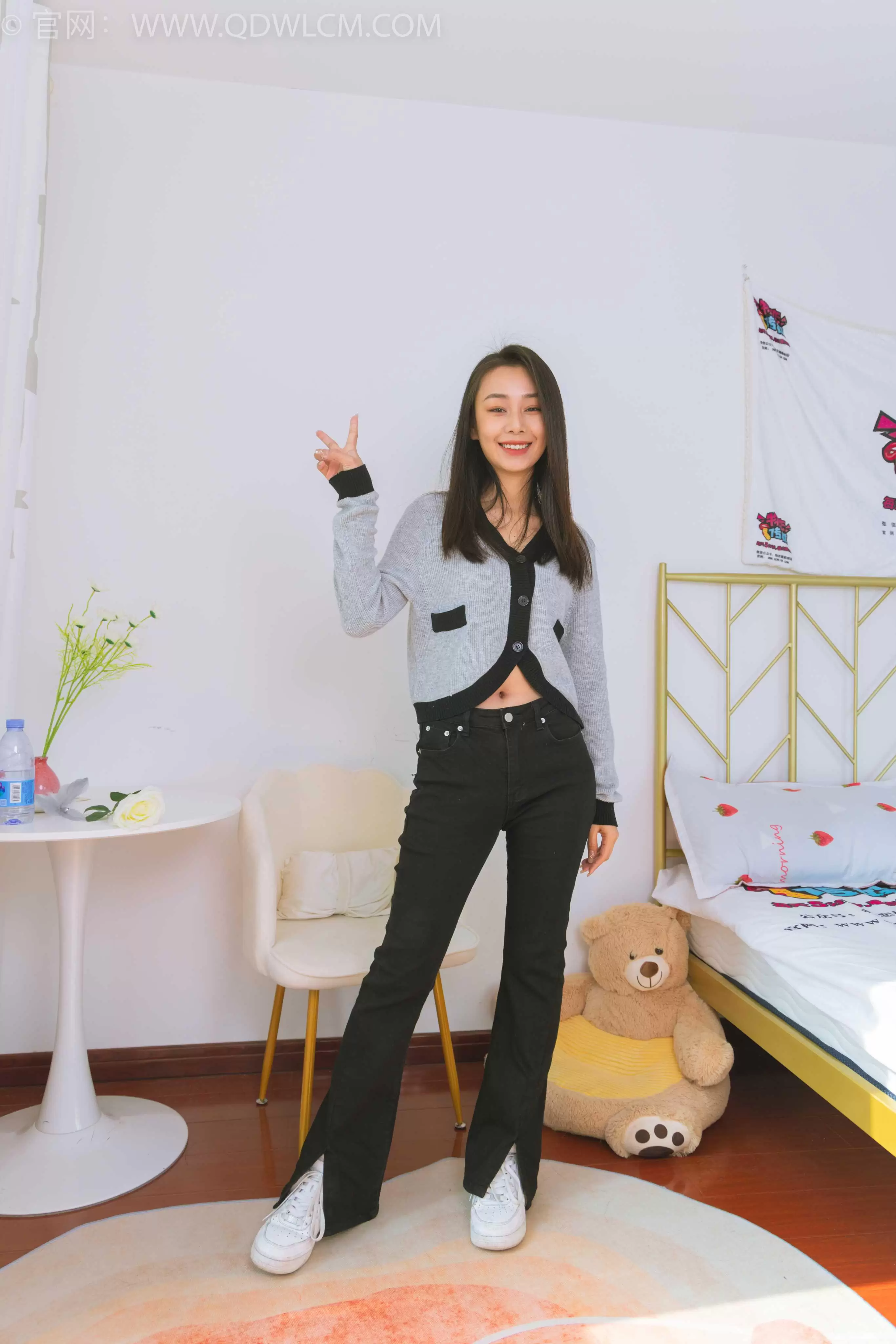 物恋传媒 NO.1521 岚岚-风情 [150P+1V／4.50GB] - 秀人网免费无水印在线套图写真