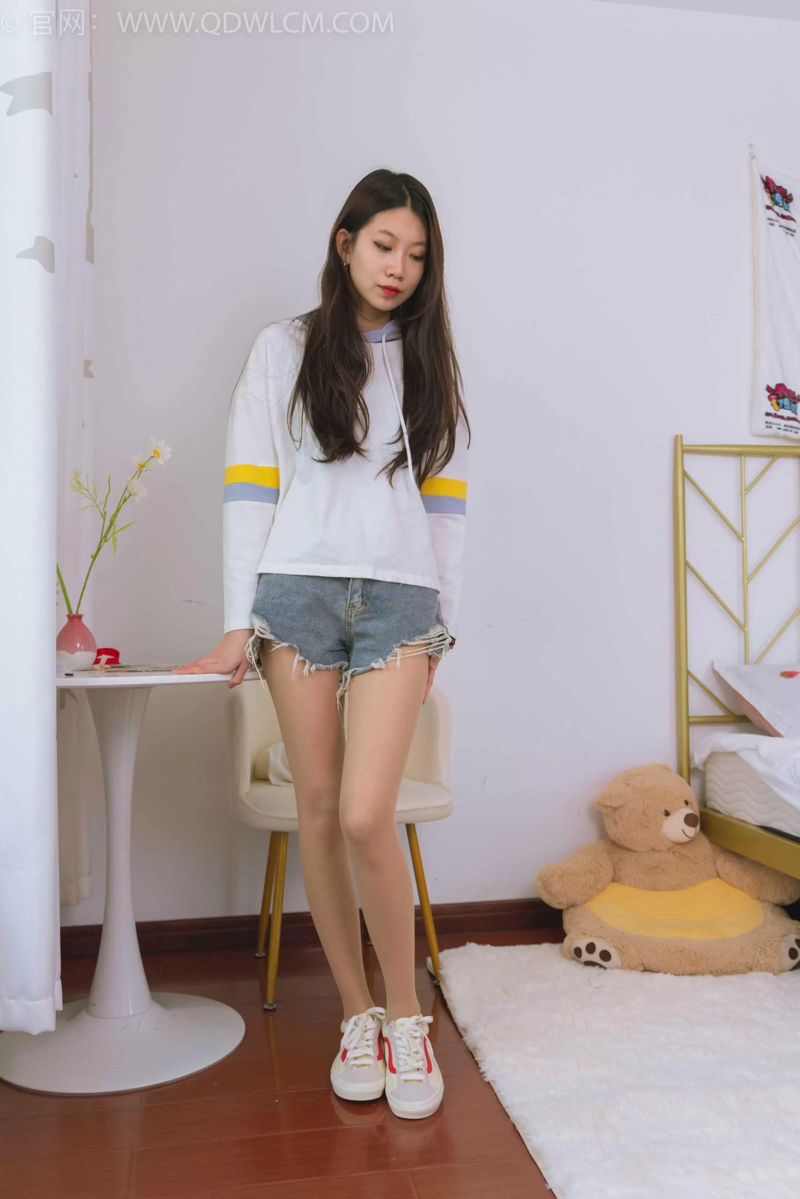 物恋传媒 NO.1511 纤纤-湖边少女 [150P+1V／3.63GB] - 秀人网免费无水印在线套图写真