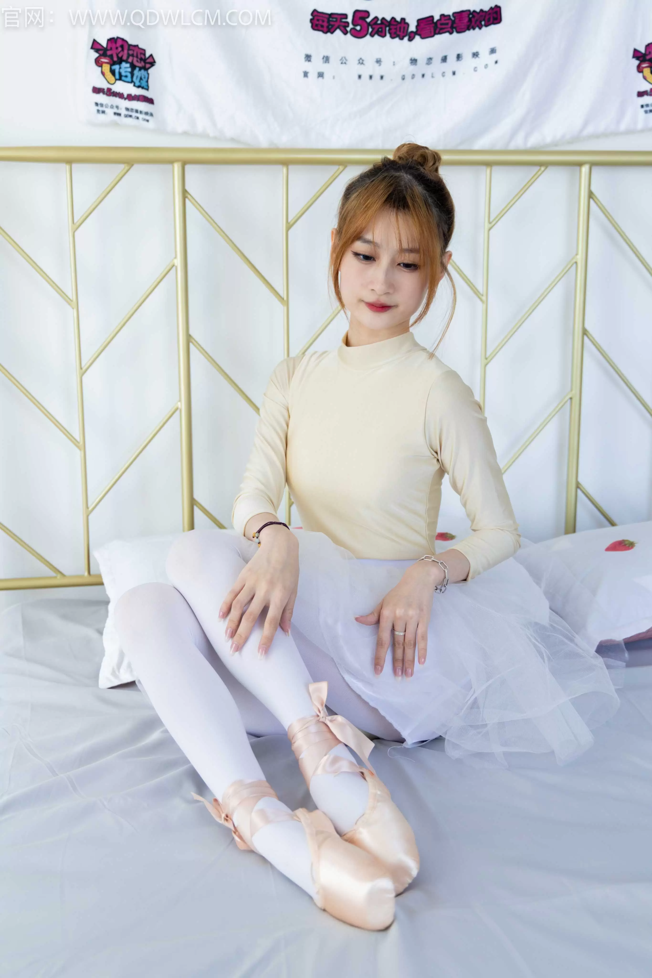 物恋传媒 NO.1387 卿卿-流光一瞬 [158P1V-3.99G] - 秀人网免费无水印在线套图写真