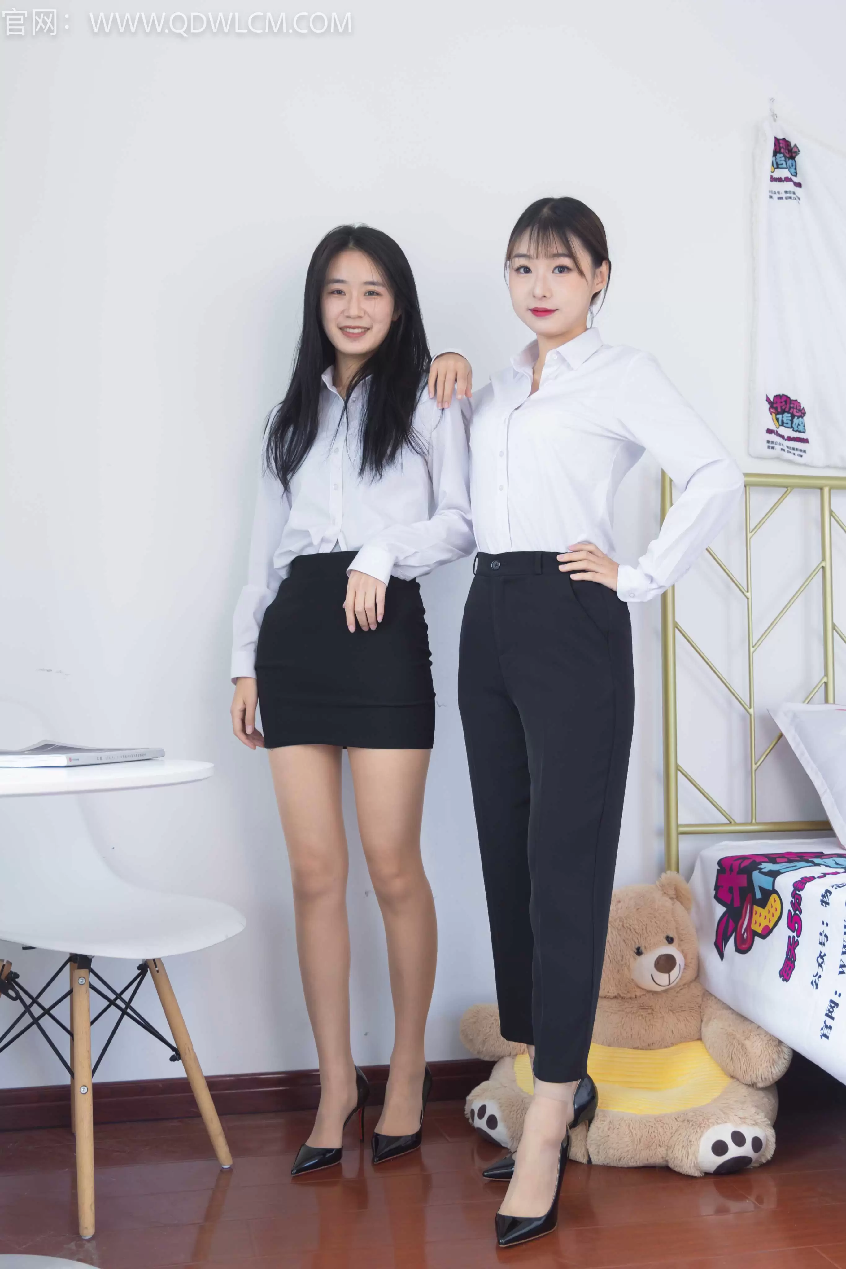 物恋传媒 NO.1383 菜菜&月心-闺蜜时光 [152P1V-3.31G] - 秀人网免费无水印在线套图写真