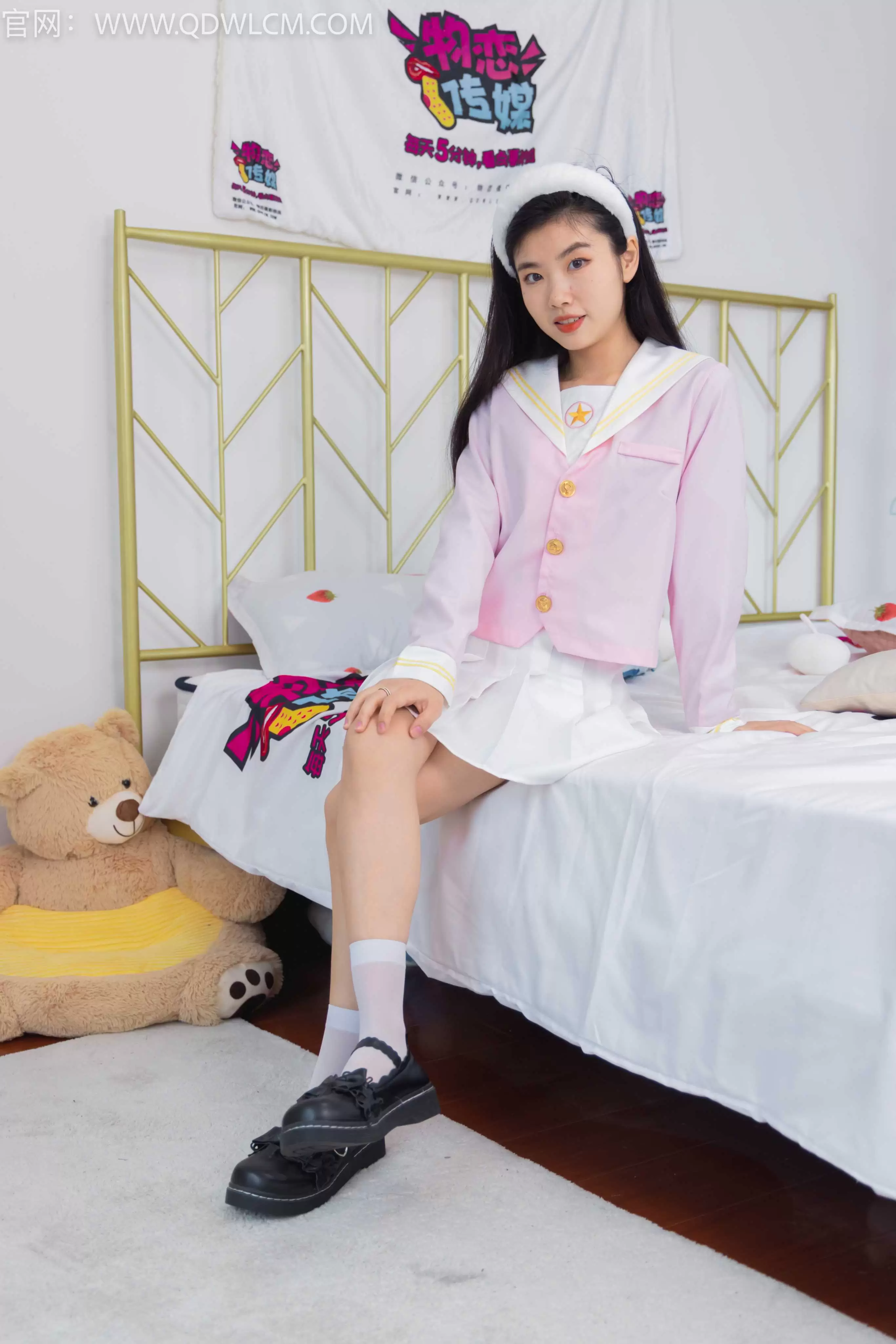 物恋传媒 NO.1381 米米-粉色沙滩 [178P1V-3.48G] - 秀人网免费无水印在线套图写真