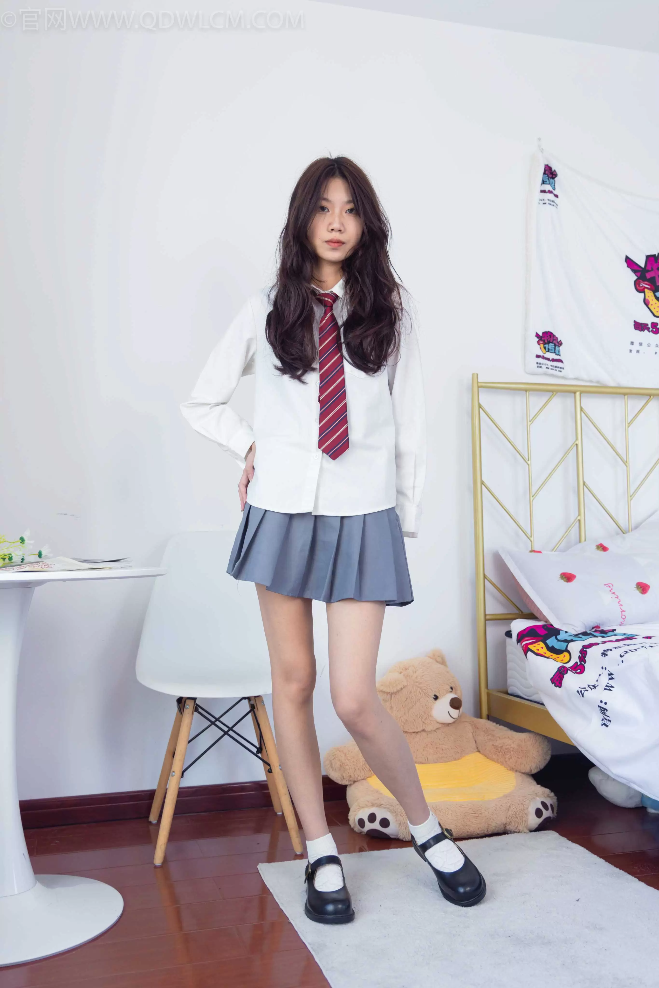 物恋传媒 NO.1367 纤纤-阴雨连绵 [150P1V-2.12G] - 秀人网免费无水印在线套图写真