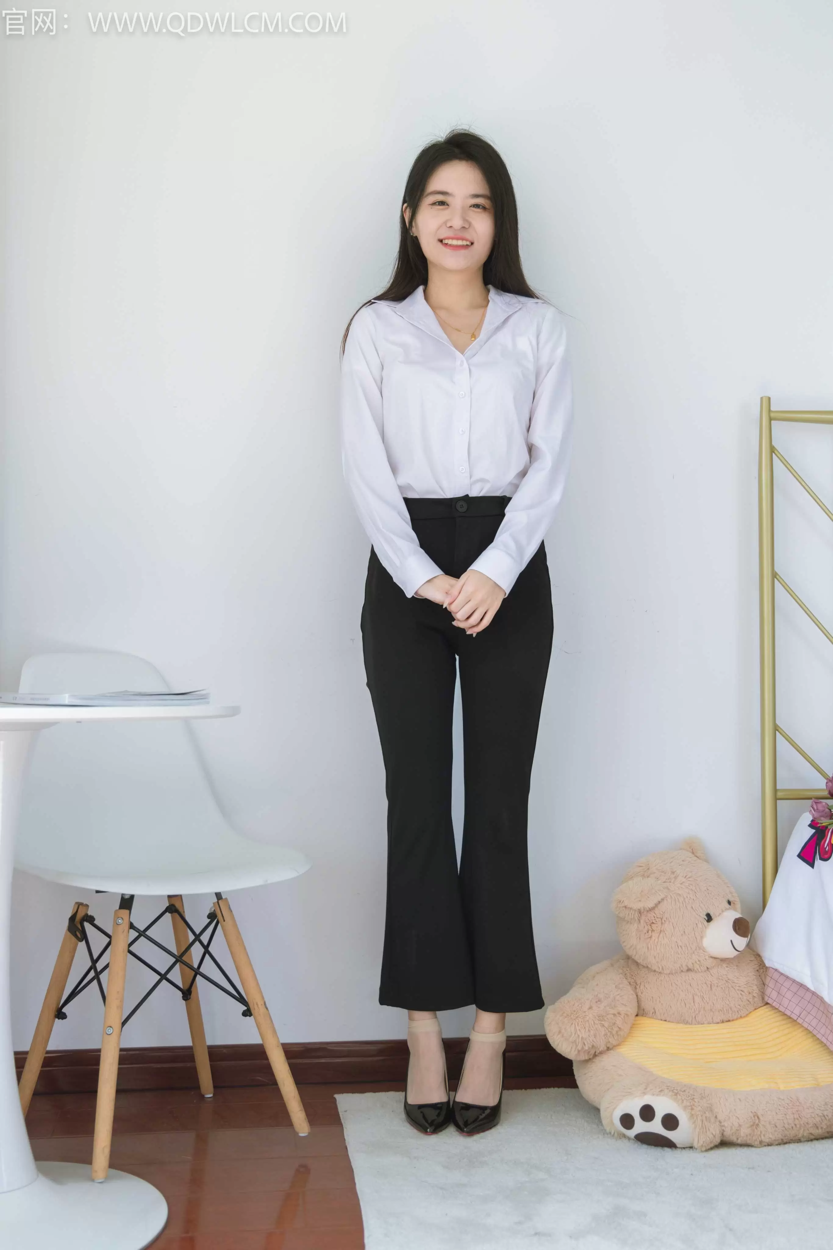 物恋传媒 NO.1333 然然-回忆的沙漏 [148P1V-3951.76MB] - 秀人网免费无水印在线套图写真