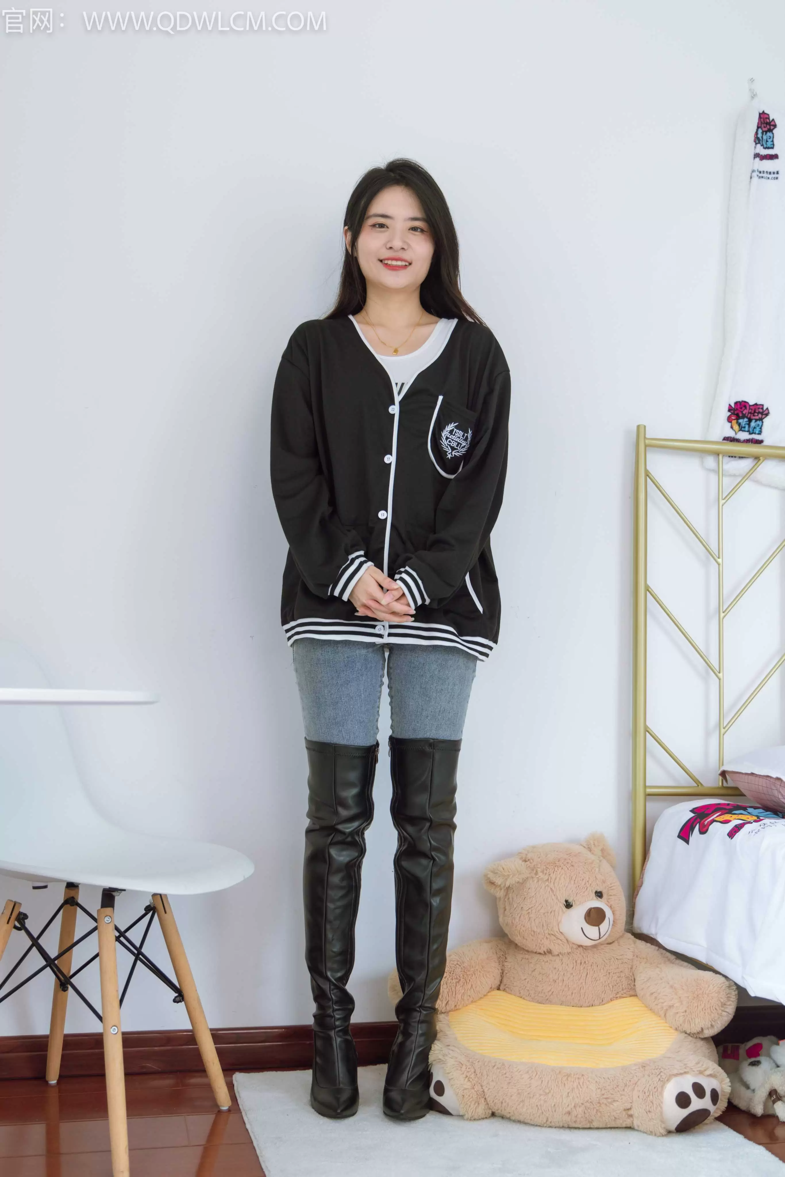 物恋传媒 NO.1221 然然-误入藕花深处 [151P-4.1G] - 秀人网免费无水印在线套图写真