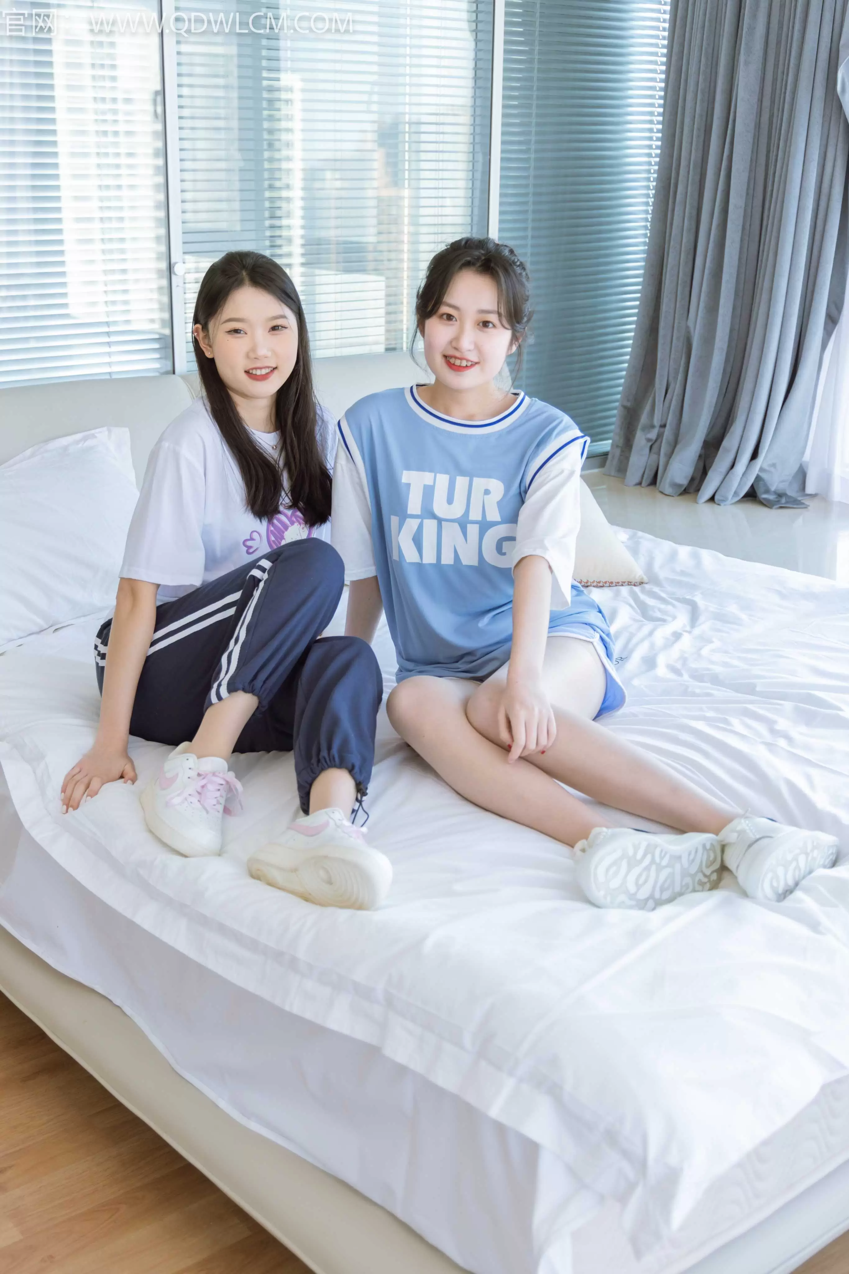 物恋传媒 NO.1219 小竹&小敏-闺蜜时光 [141P-3.8G] - 秀人网免费无水印在线套图写真