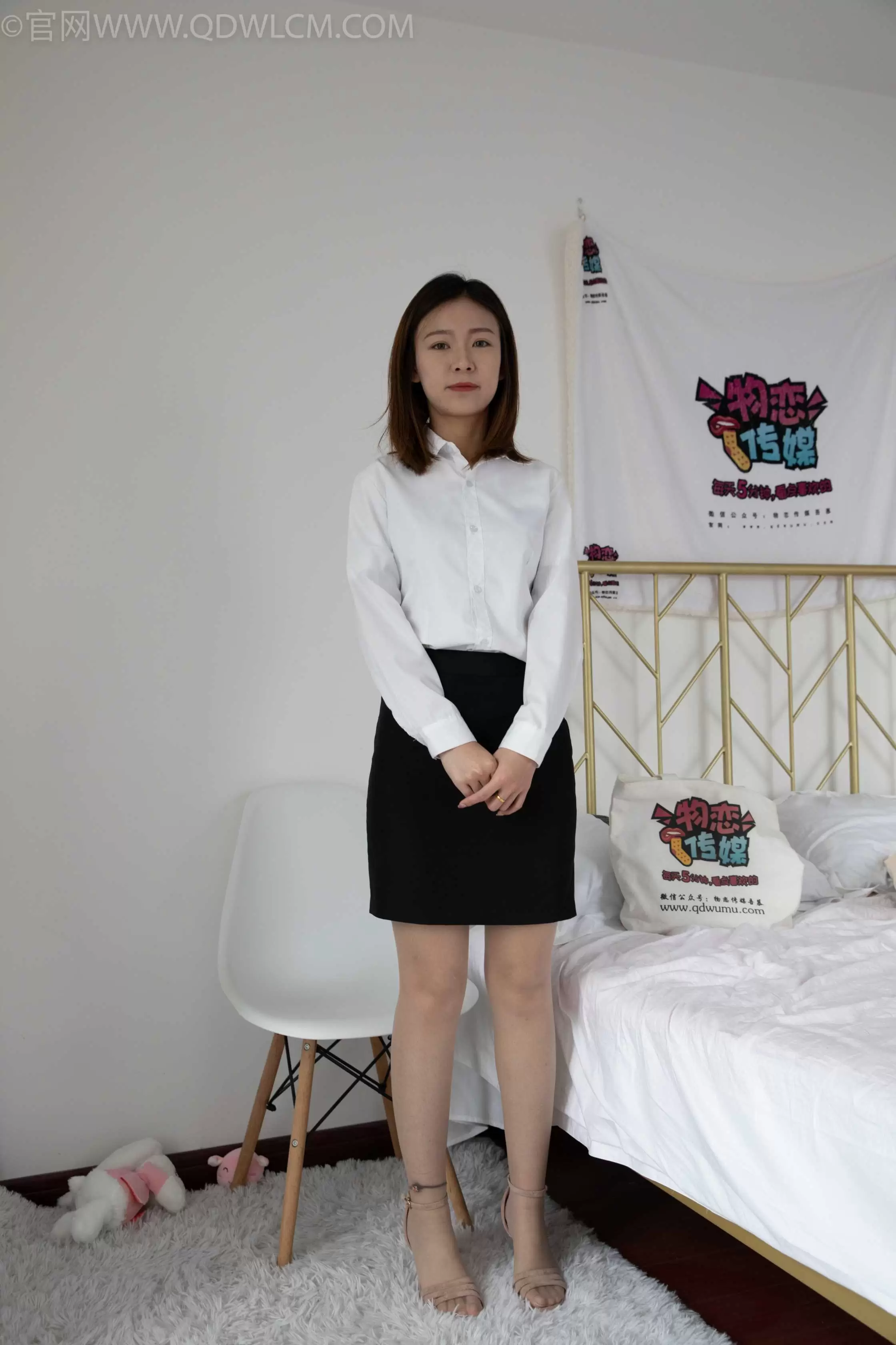 物恋传媒 NO.1203 婷婷-知姓风 [211+1V／5.93GB] - 秀人网免费无水印在线套图写真