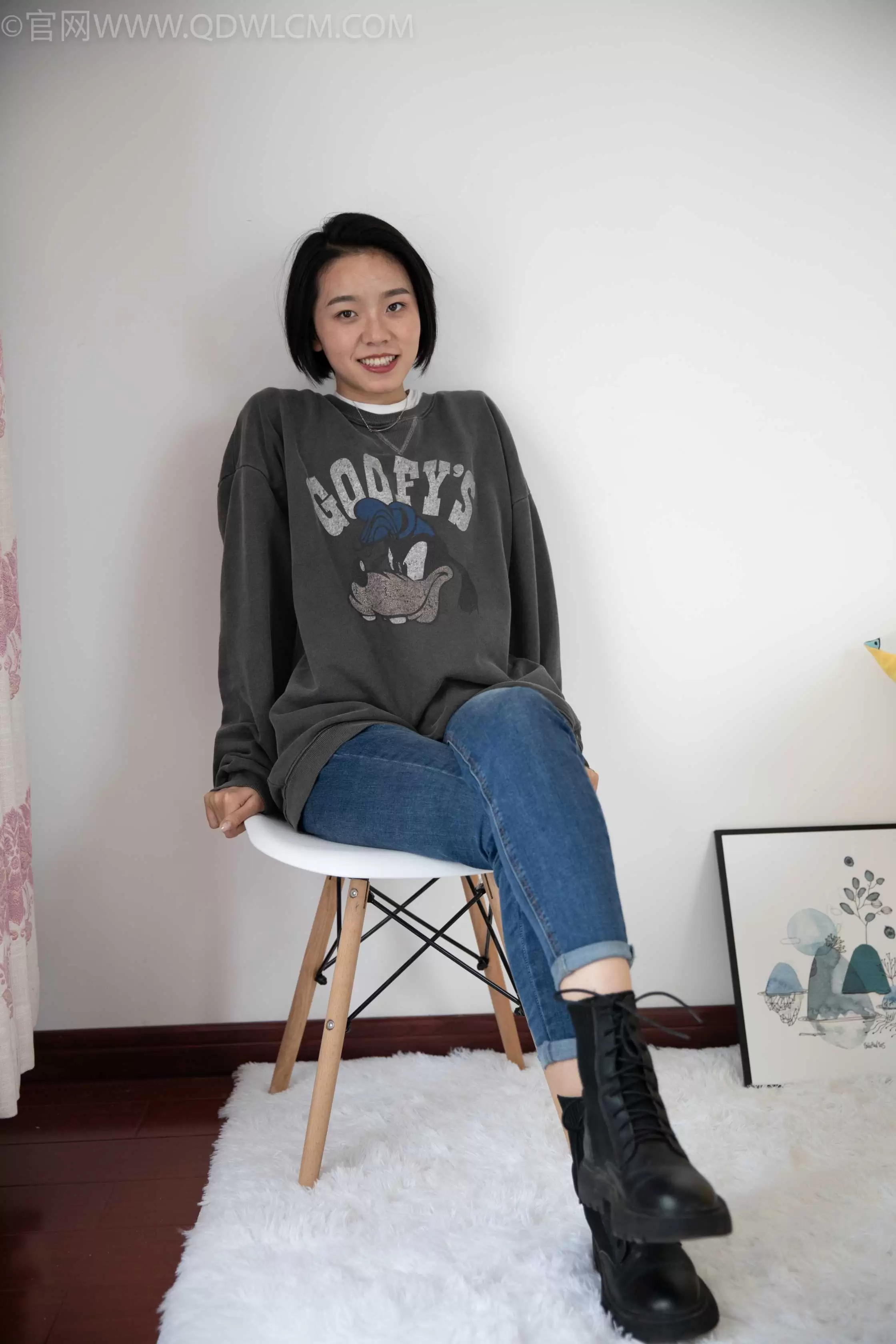 物恋传媒 NO.1186 小飞-马丁靴白色短棉袜 [117+1V／2.55GB] - 秀人网免费无水印在线套图写真