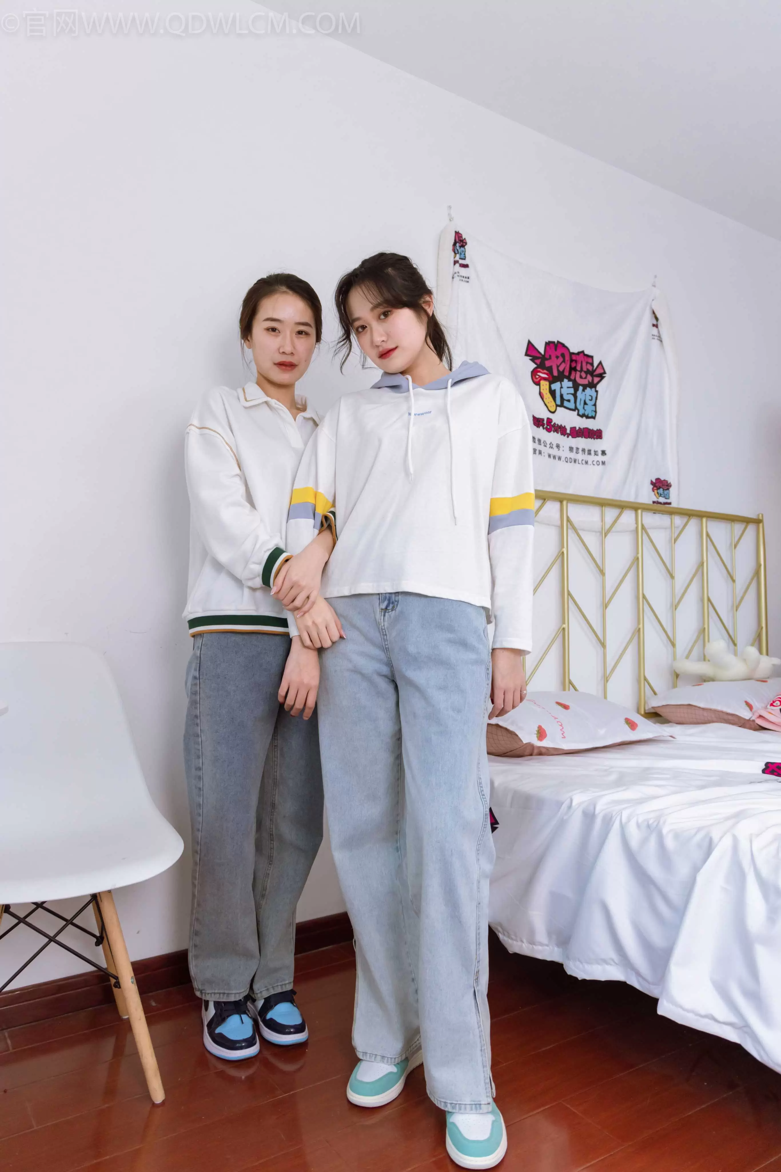 物恋传媒 NO.1142 菜菜&小敏-双生花 [157P+1V／5.45GB] - 秀人网免费无水印在线套图写真