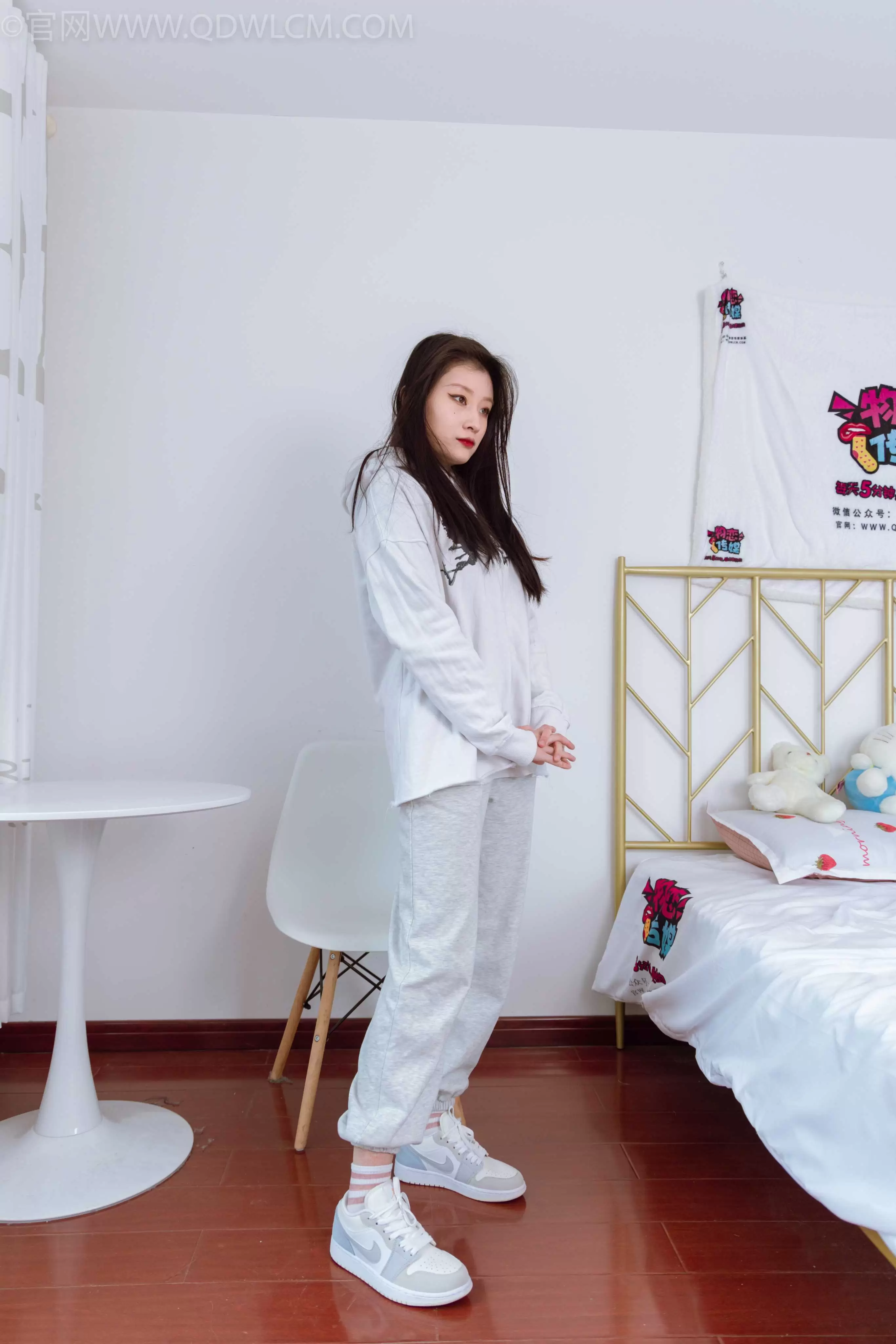 物恋传媒 NO.1118 冷冷-清冷温柔 [146P+1V／4.15GB] - 秀人网免费无水印在线套图写真