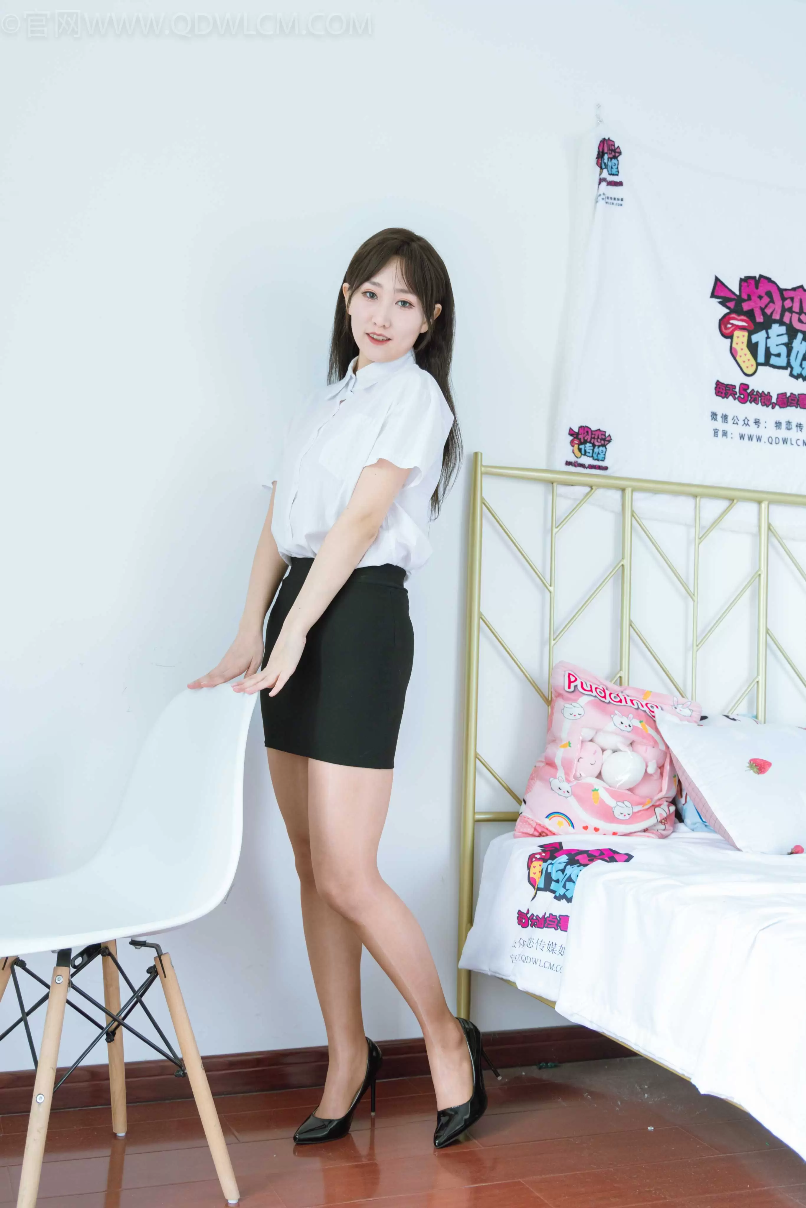 物恋传媒 NO.1116 君君-今日份的OL风姐姐 [140P+1V／4.06GB] - 秀人网免费无水印在线套图写真