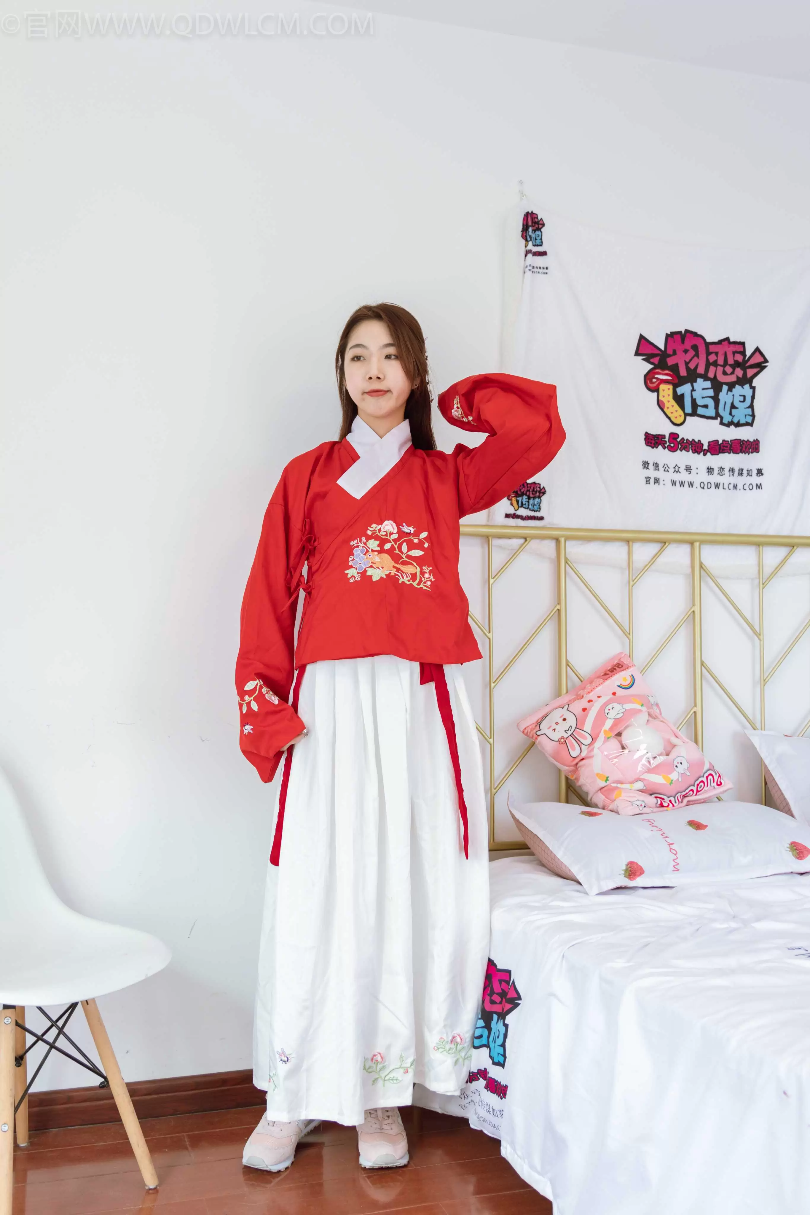 物恋传媒 NO.1063 心心-红红火火 [129P+1V／3.71GB] - 秀人网免费无水印在线套图写真