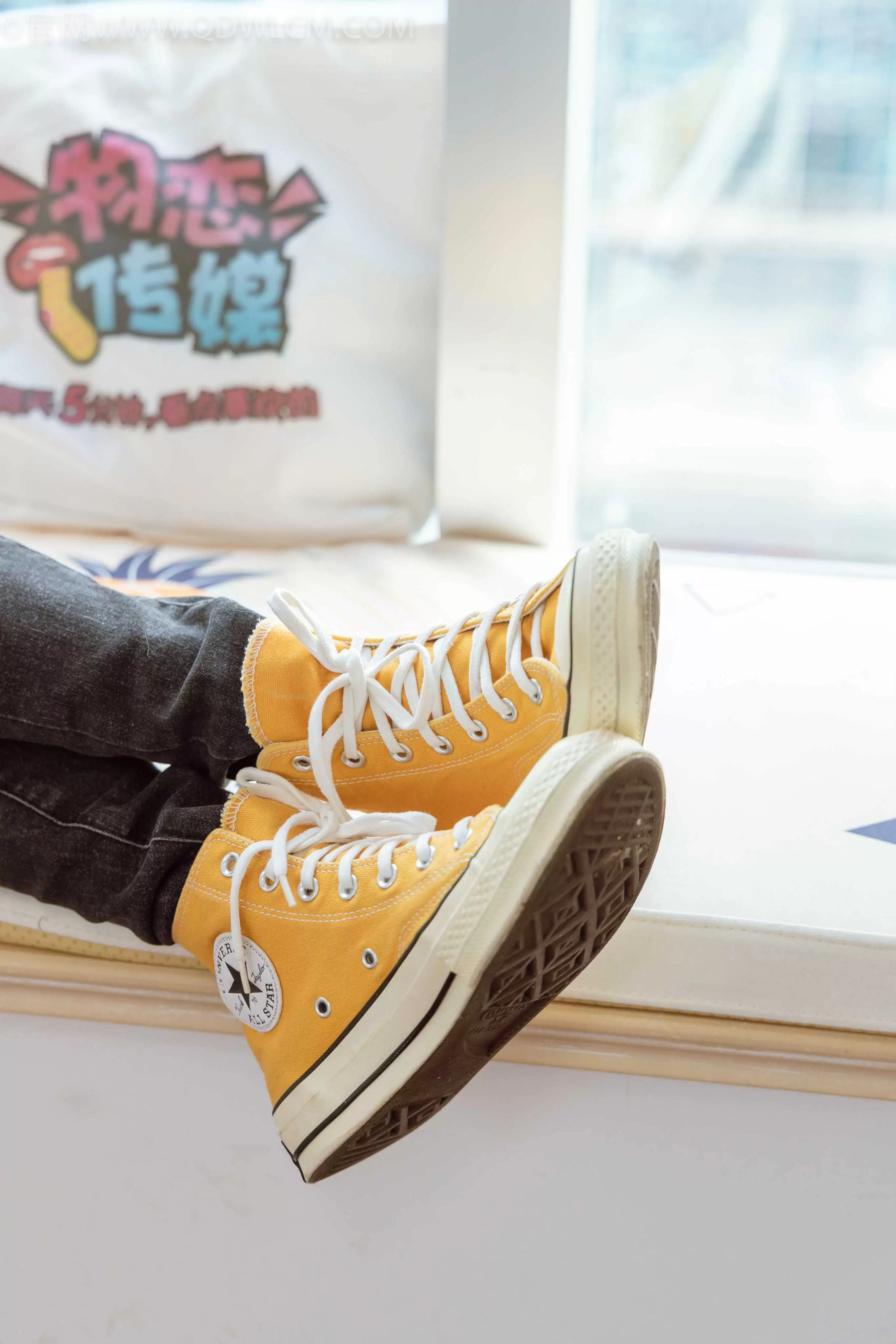 物恋传媒 NO.1036 然然-帆布鞋、白色棉袜、 [135P+1V／4.24GB] - 秀人网免费无水印在线套图写真