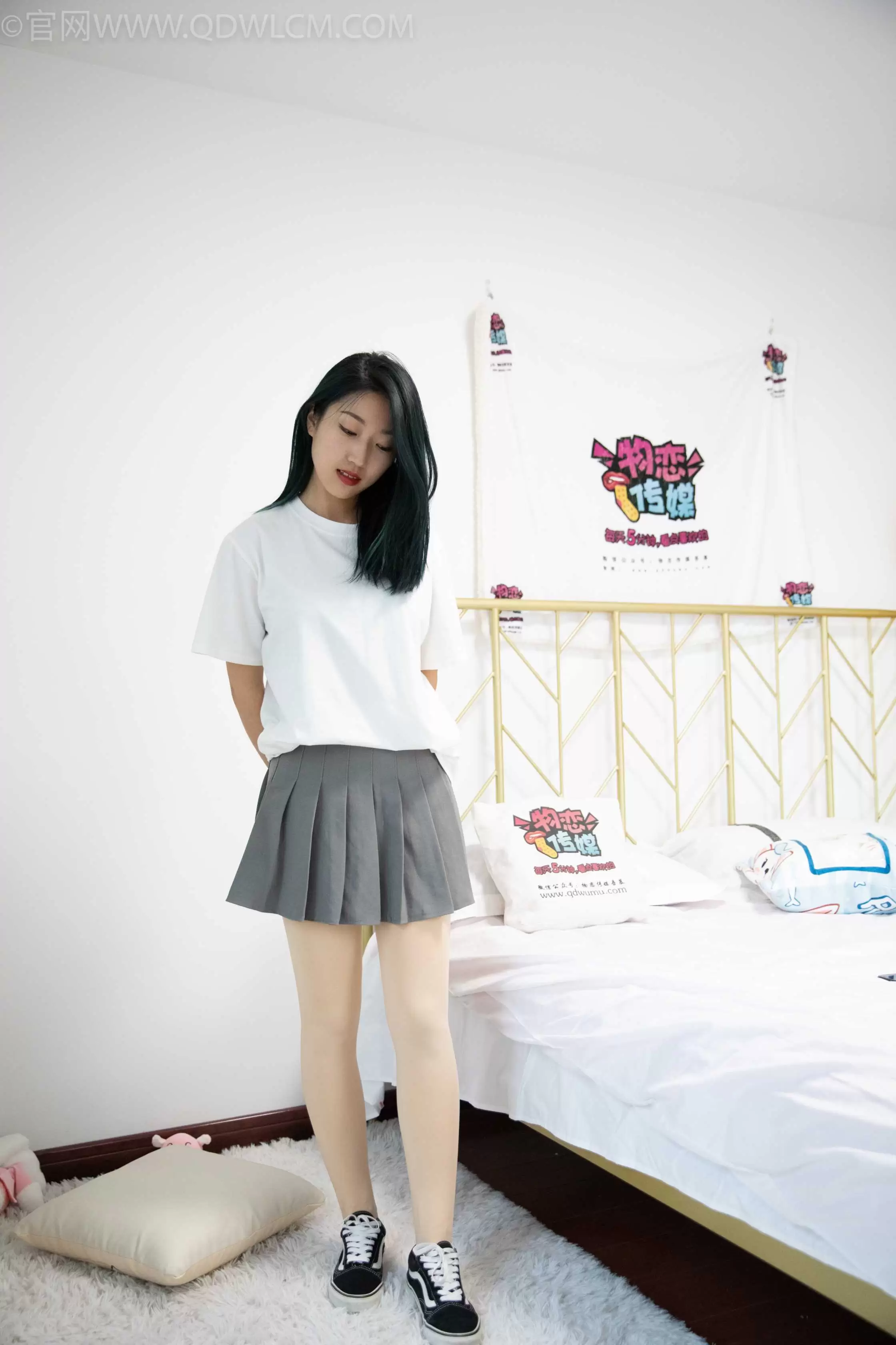 物恋传媒 NO.1017 雅梦-vans帆布鞋、厚 [118P+1V／3.30GB] - 秀人网免费无水印在线套图写真