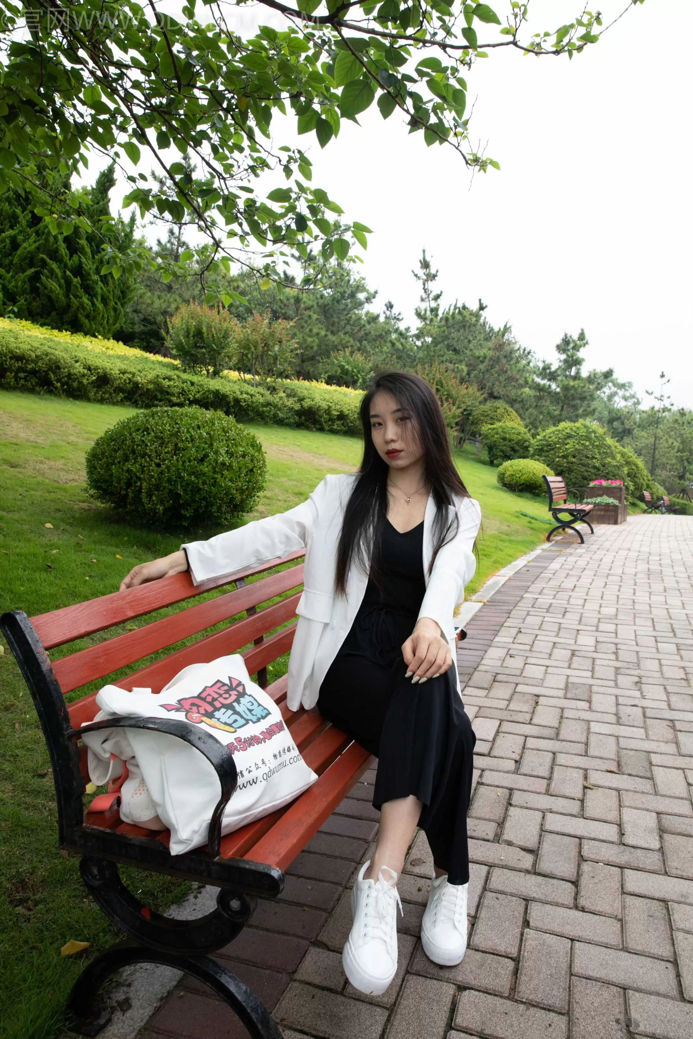 物恋传媒 NO.983 璐璐-思念成雨 [136P+1V／4.10GB] - 秀人网免费无水印在线套图写真