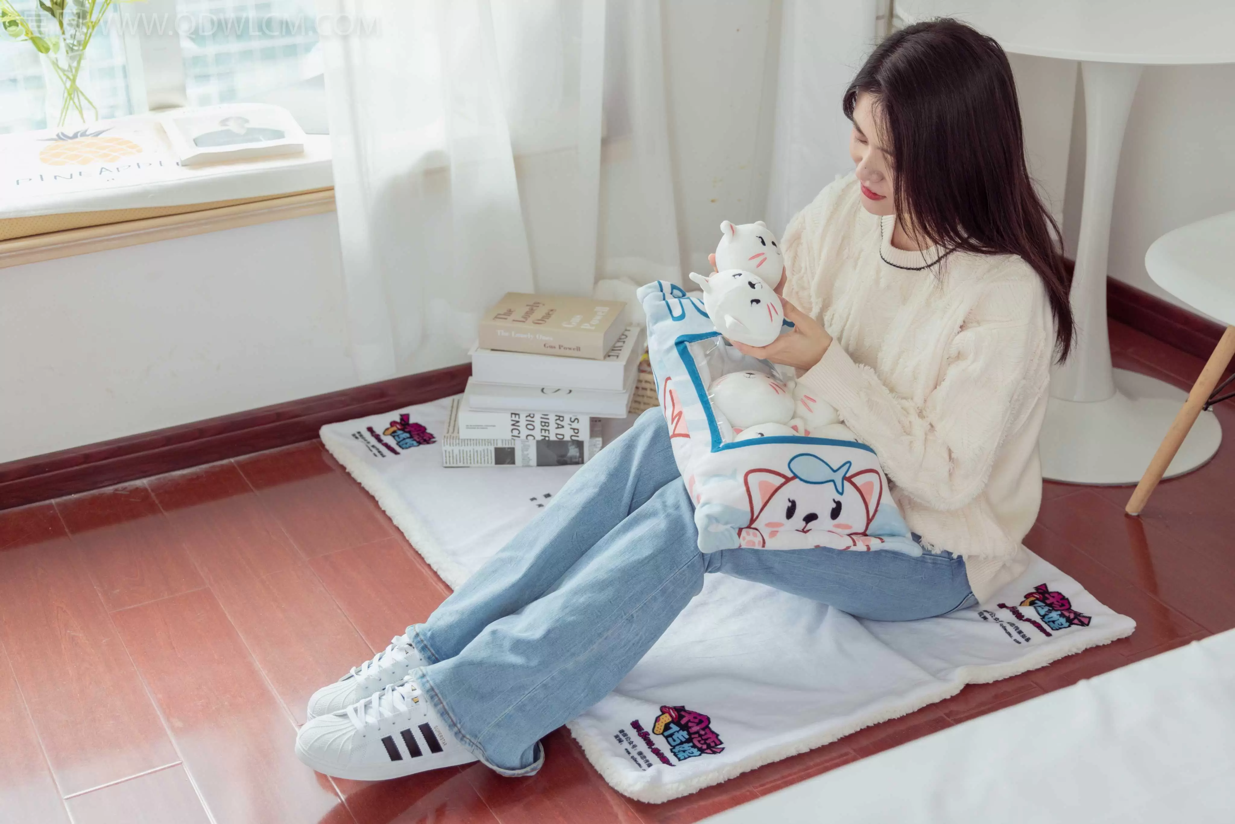 物恋传媒 NO.972 然然-花的声音 [139P+1V／4.37GB] - 秀人网免费无水印在线套图写真