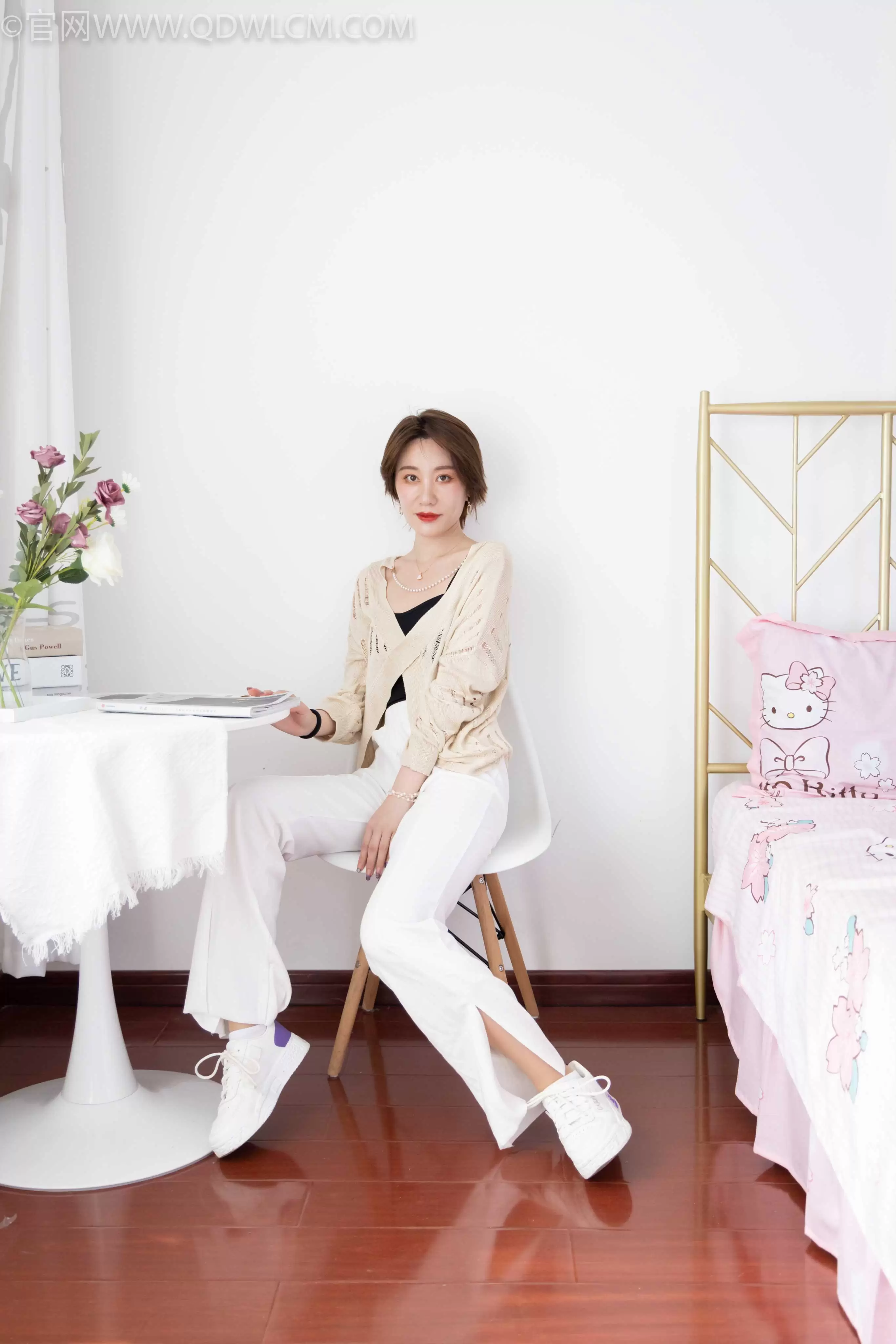 物恋传媒 NO.966 七七-青山雨后 [153P+1V／4.24GB] - 秀人网免费无水印在线套图写真