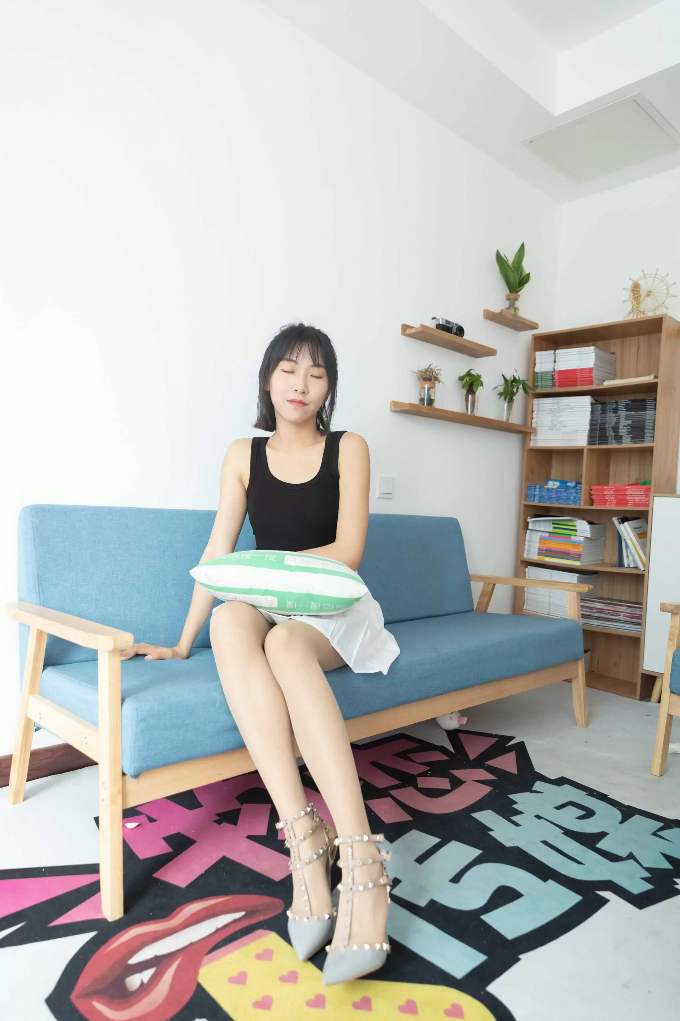 物恋传媒 NO.943期 elise-一生如茶 [200P+1V／4.40GB] - 秀人网免费无水印在线套图写真