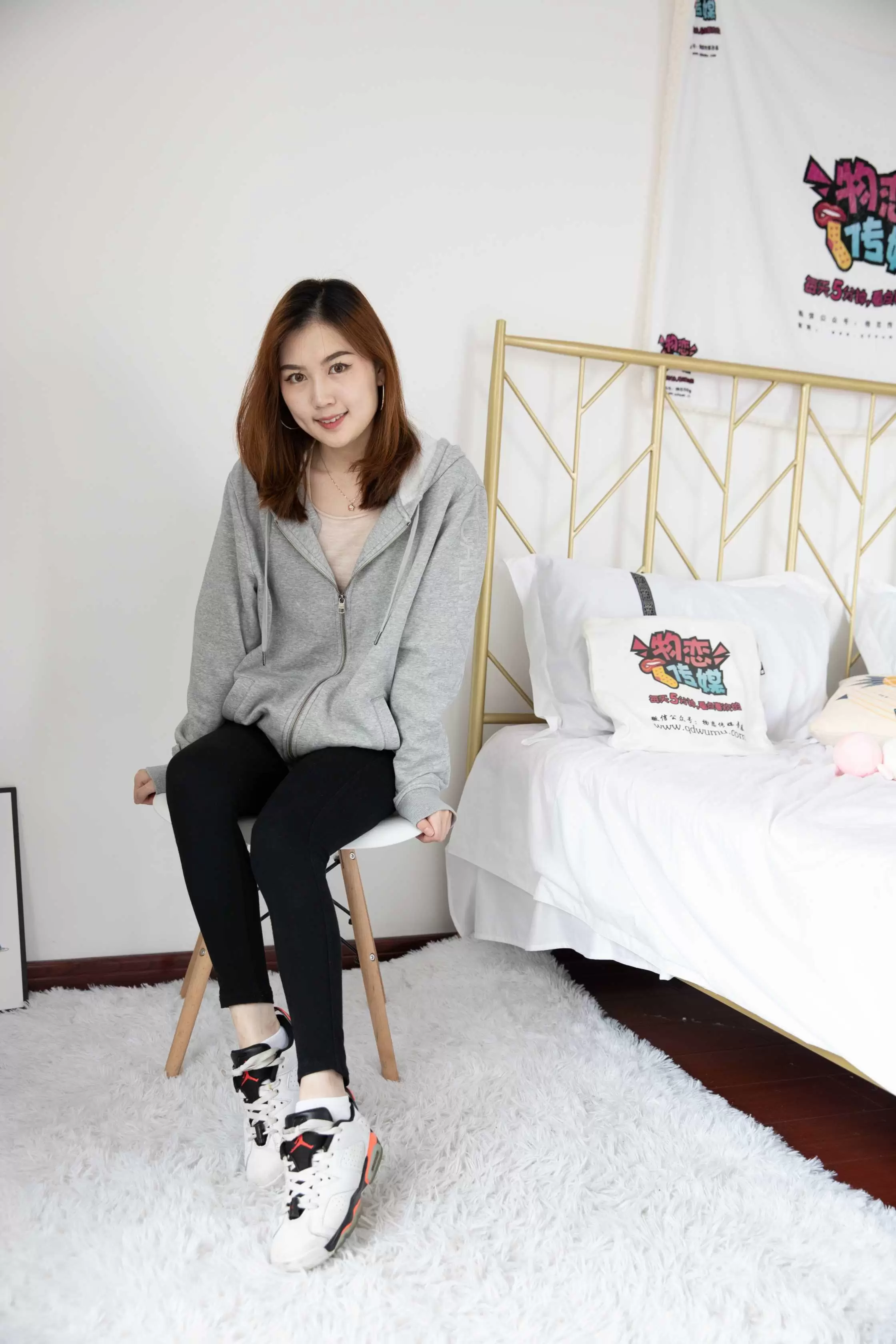 物恋传媒 NO.917 橘子-风里的歌 [150P+1V／3.63GB] - 秀人网免费无水印在线套图写真