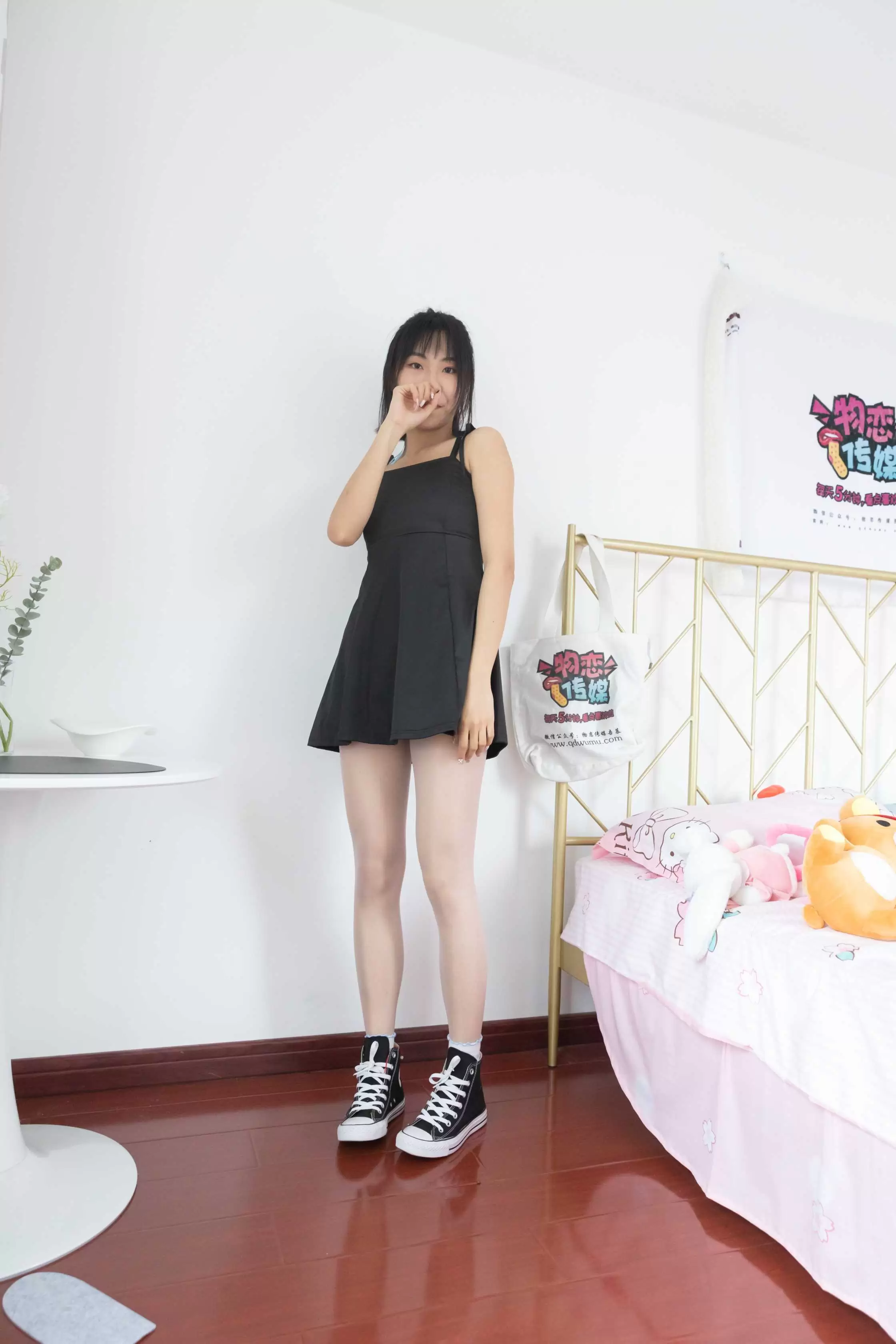 物恋传媒 NO.916 elise-光阴一瞬 [150P+1V／3.50GB] - 秀人网免费无水印在线套图写真