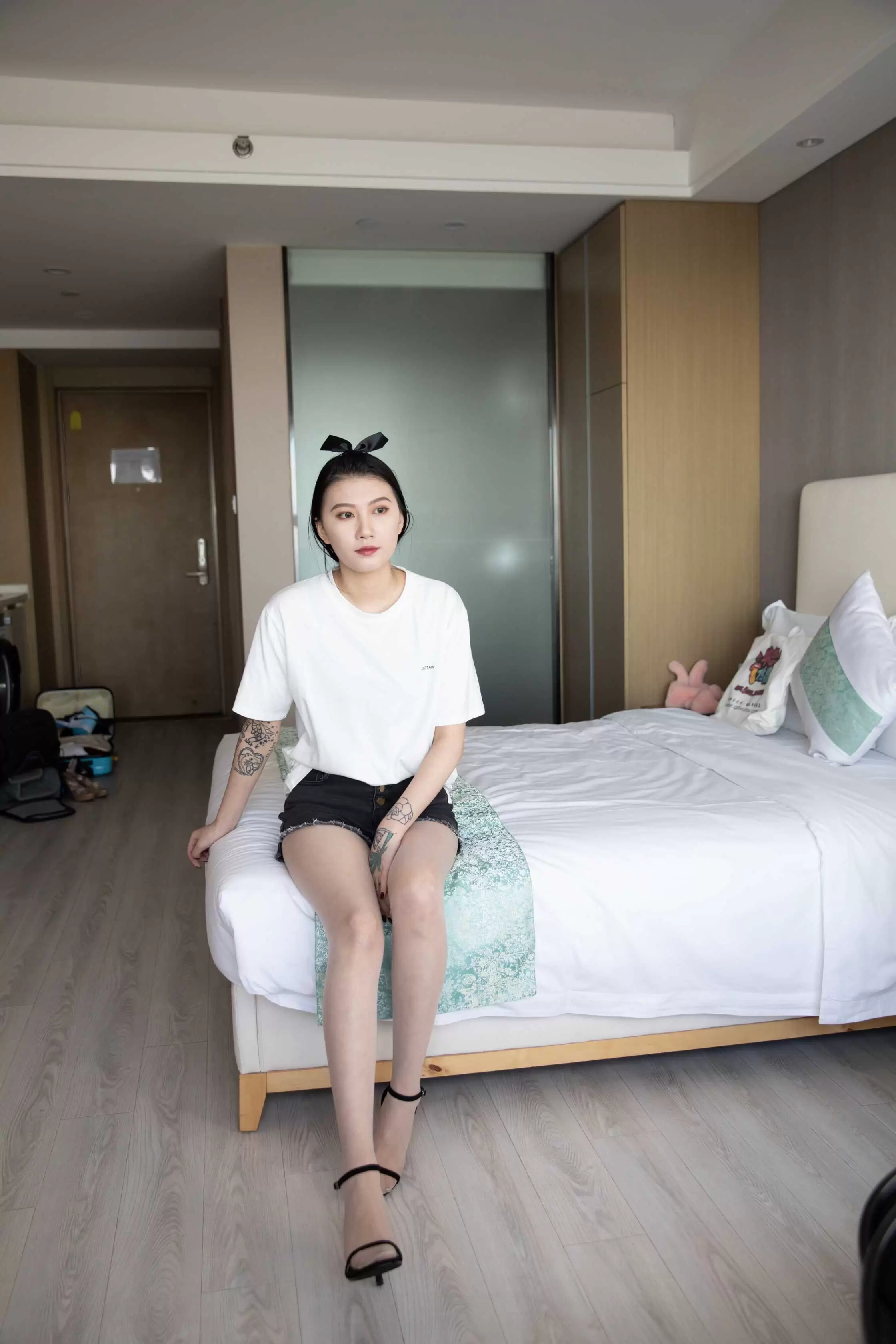 物恋传媒 NO.904 兔兔-与风浅唱 [129P+1V／6.23GB] - 秀人网免费无水印在线套图写真