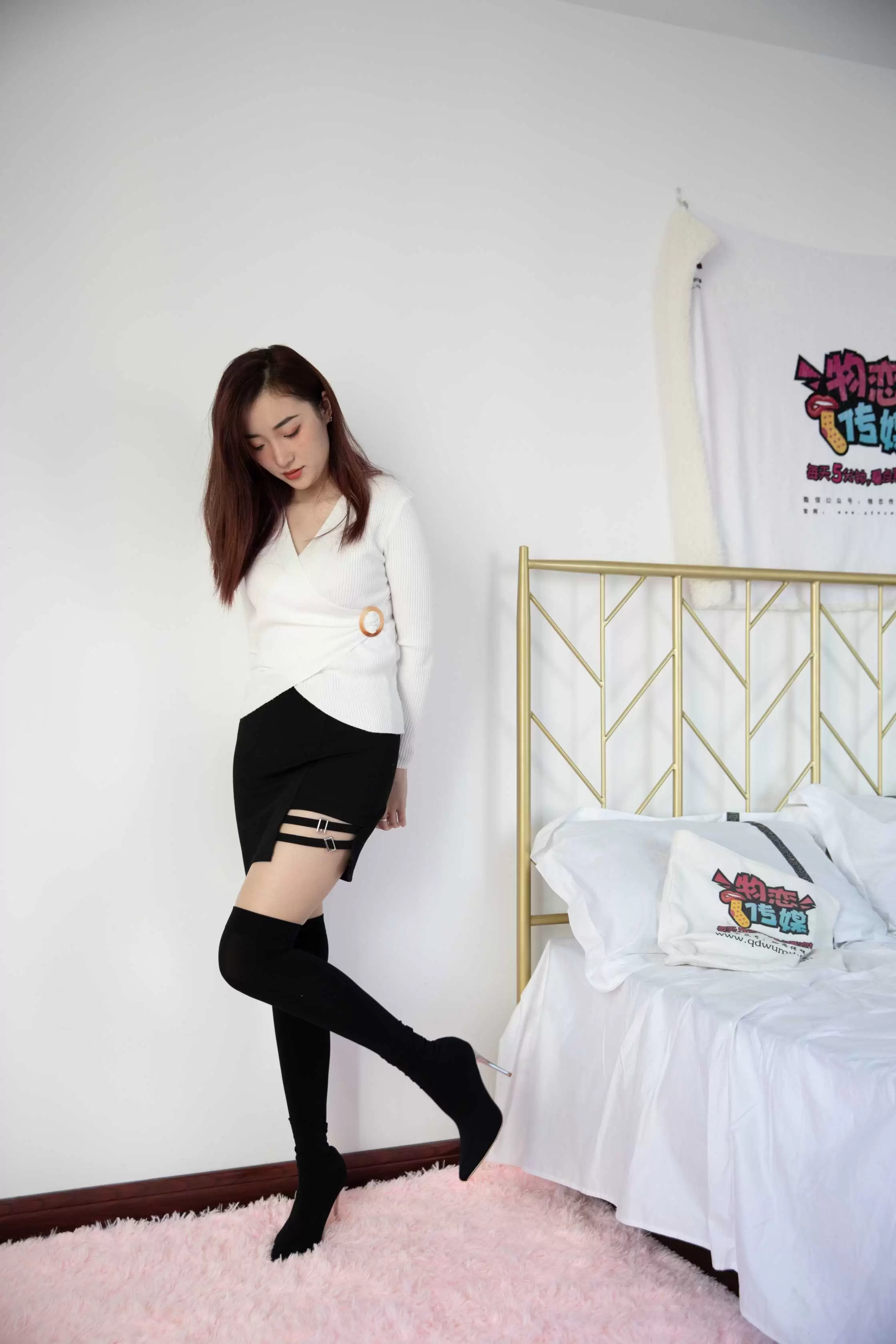 物恋传媒 NO.881 小晴-一盏茶 [149P+1V／3.55GB] - 秀人网免费无水印在线套图写真