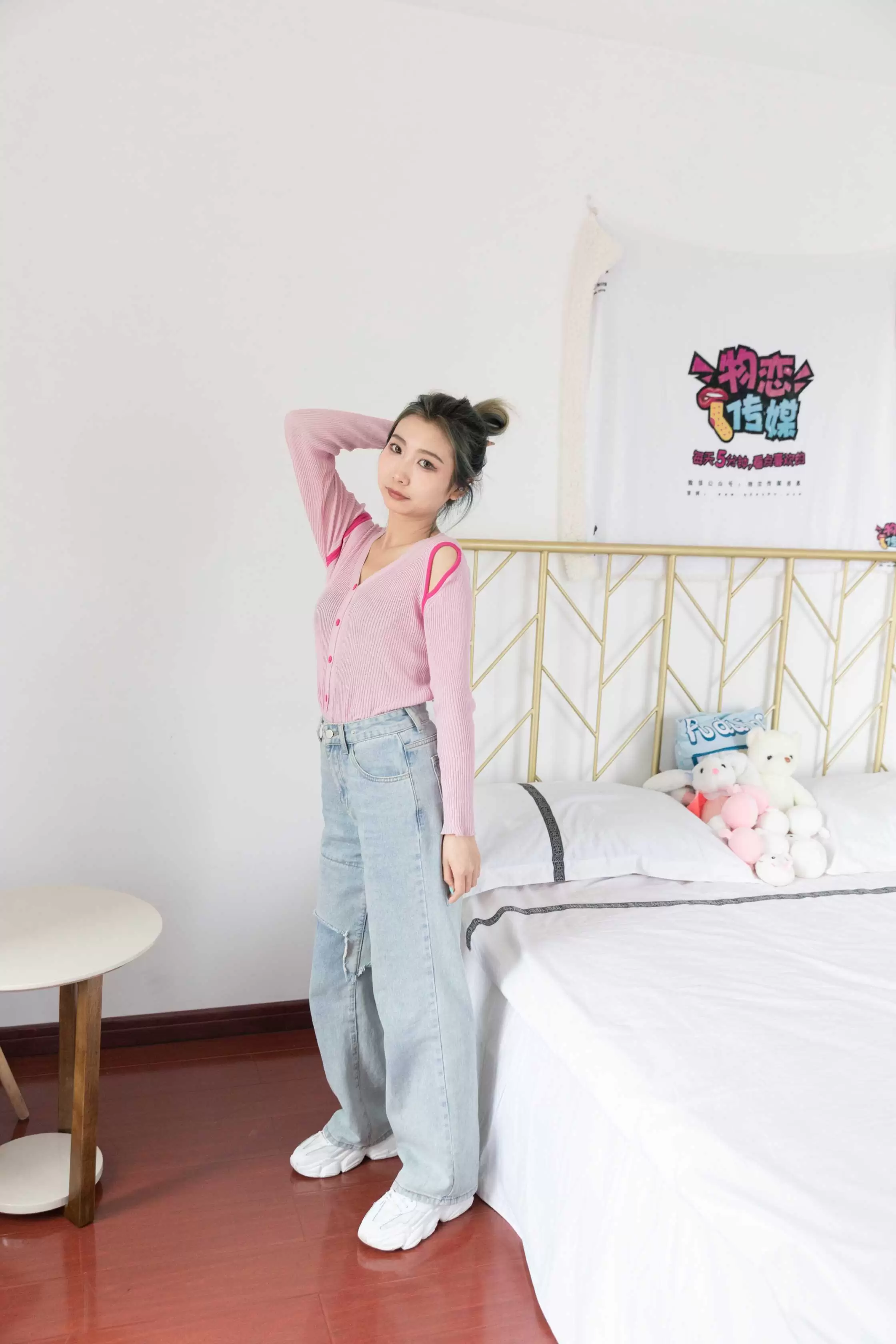 物恋传媒 NO.873 念念-青涩过往 [149P+1V／5.12GB] - 秀人网免费无水印在线套图写真