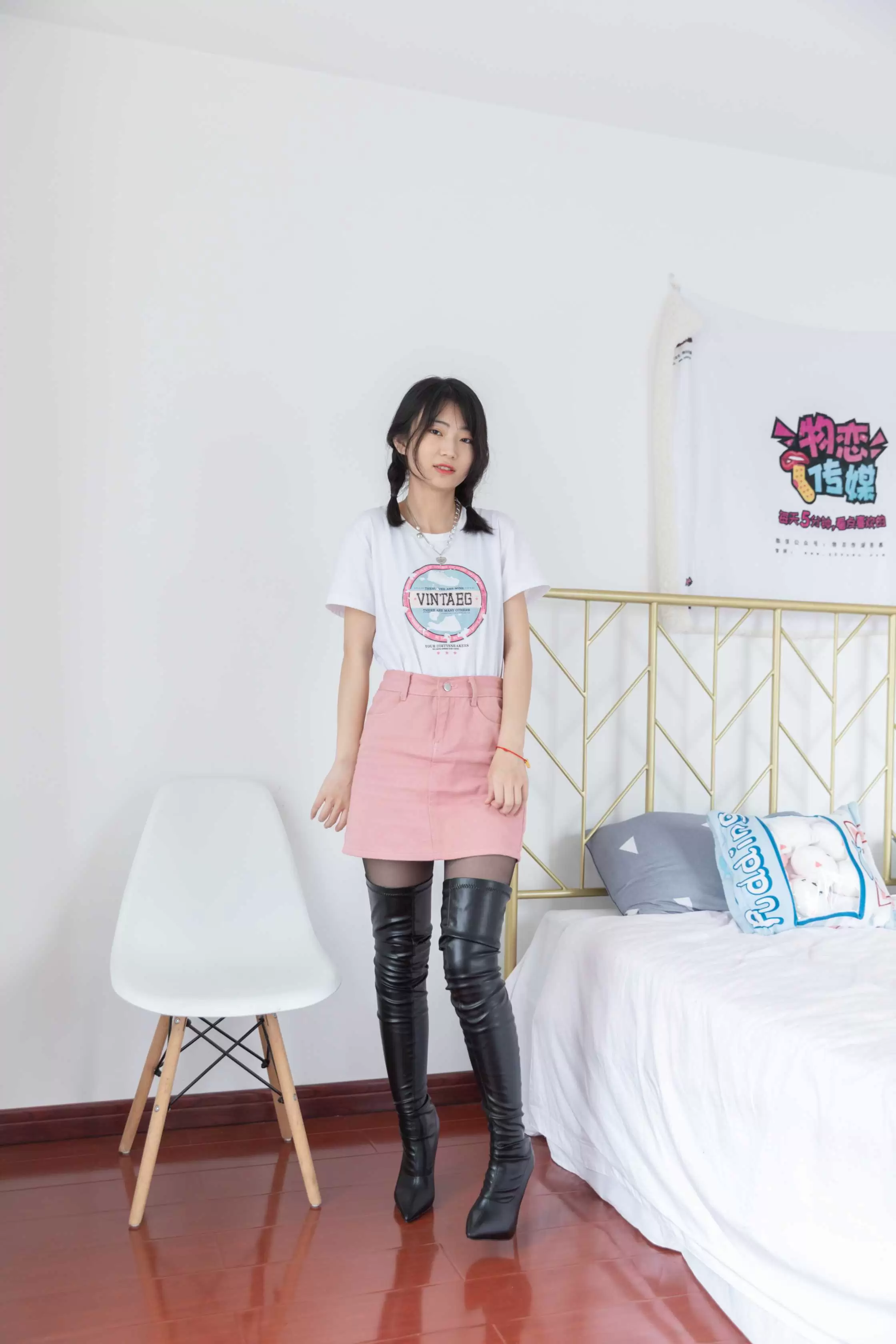 物恋传媒 NO.858 小凌-韶华花雨 [139P+1V／2.72GB] - 秀人网免费无水印在线套图写真