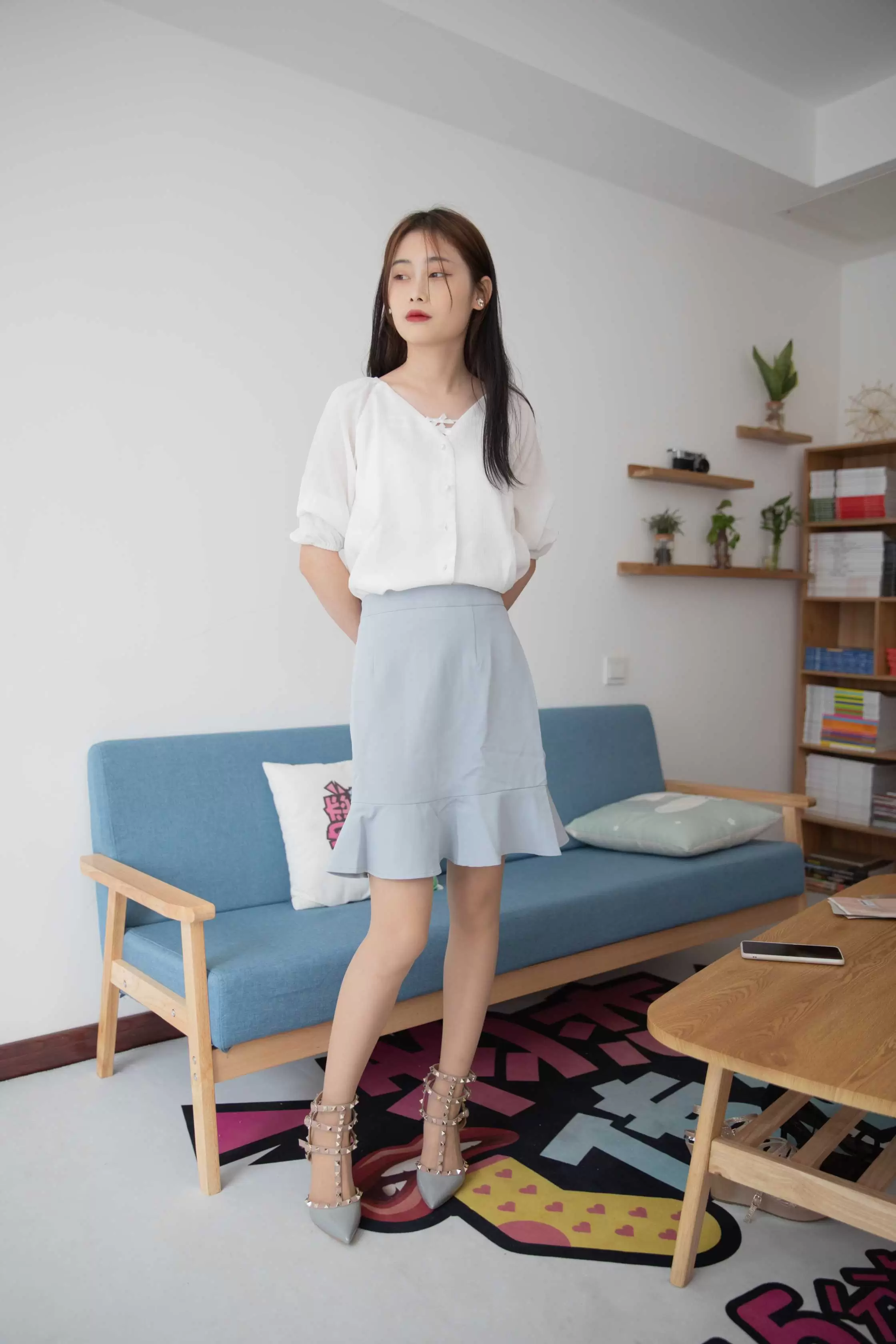 物恋传媒 NO.831 雪儿-花一朵云 [130P+1V／6.38GB] - 秀人网免费无水印在线套图写真