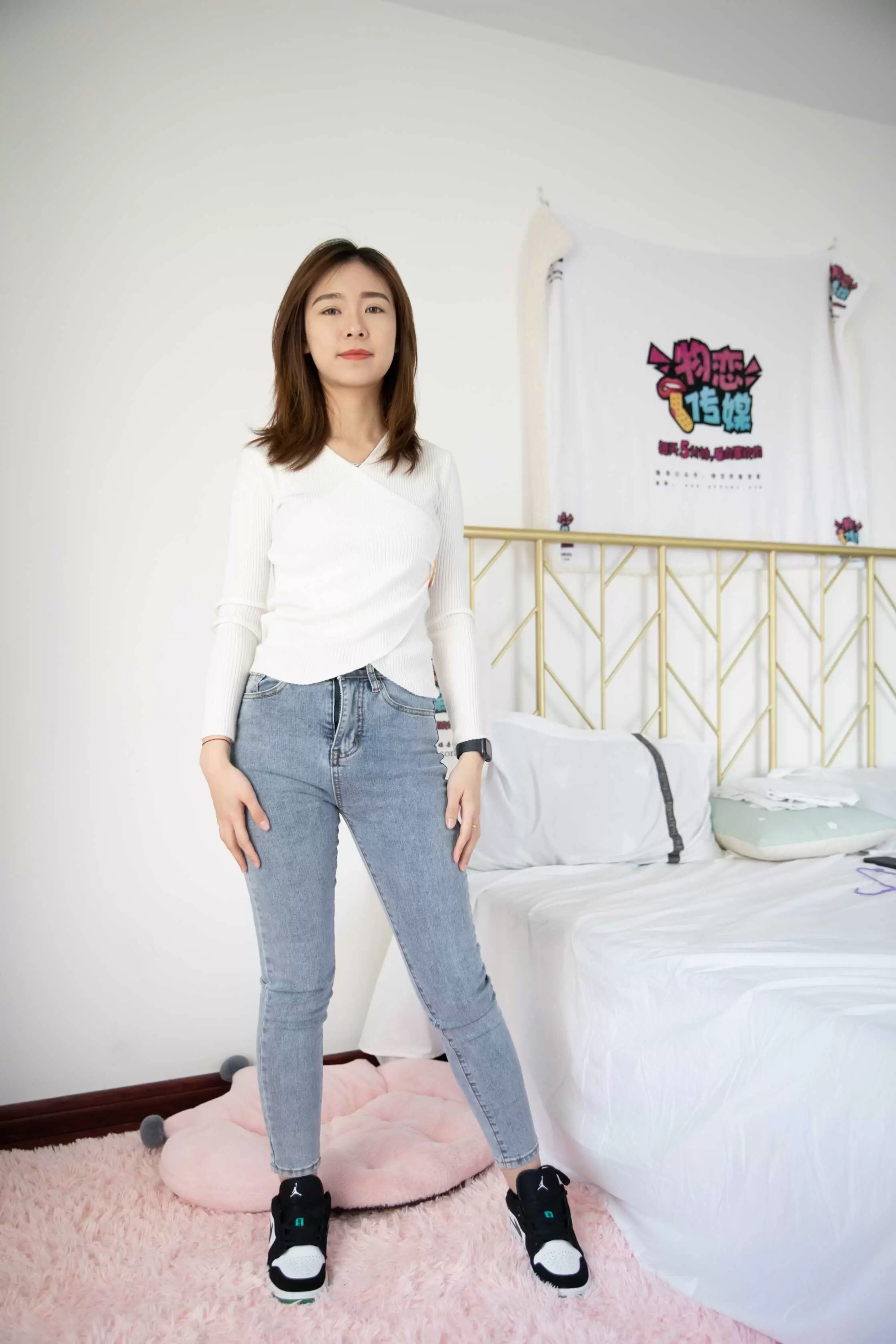 物恋传媒 NO.830 婷婷-风雨旧时光 [187P+1V／5.10GB] - 秀人网免费无水印在线套图写真