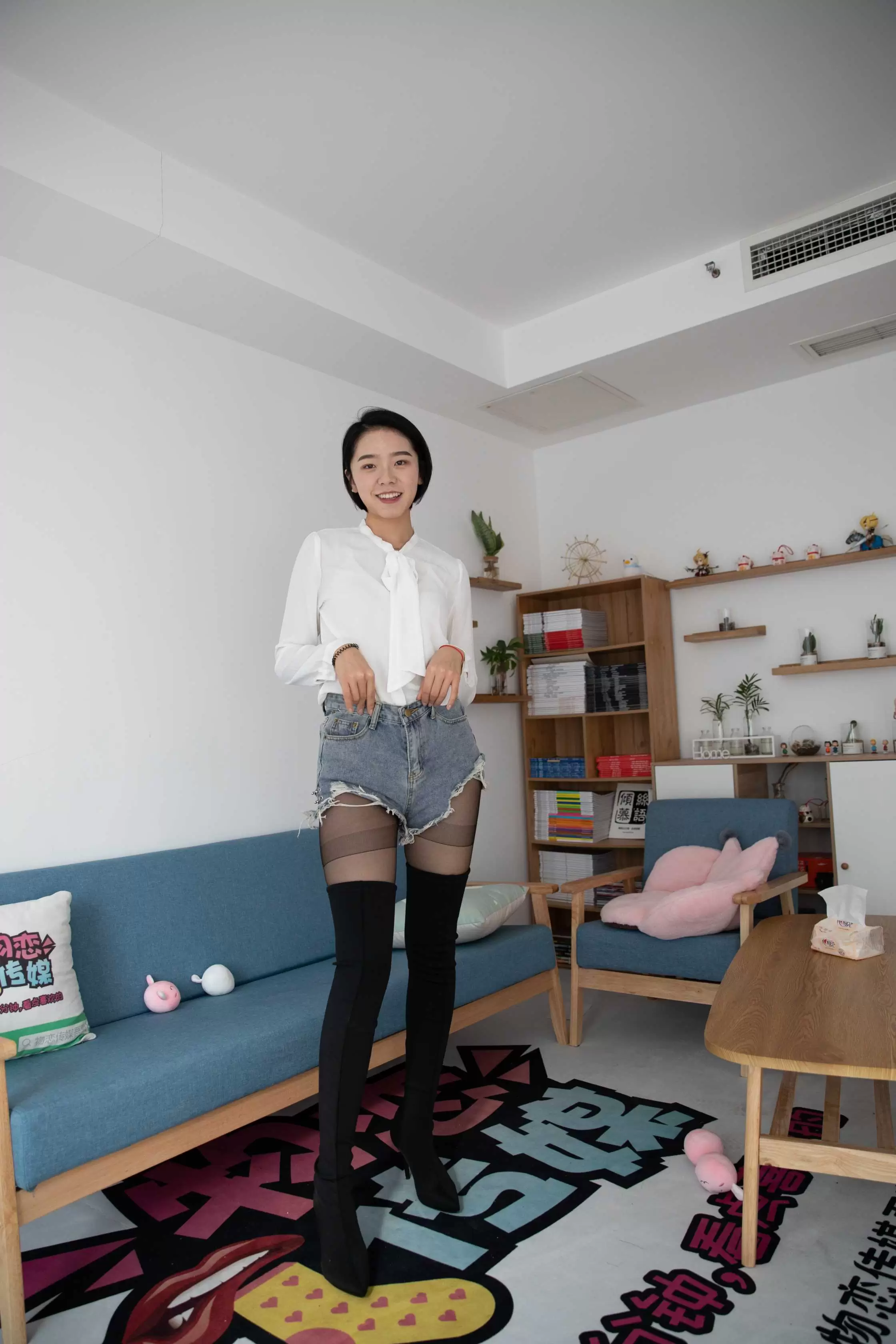 物恋传媒 NO.809 小飞-宿命一场 [146P+1V／3.66GB] - 秀人网免费无水印在线套图写真